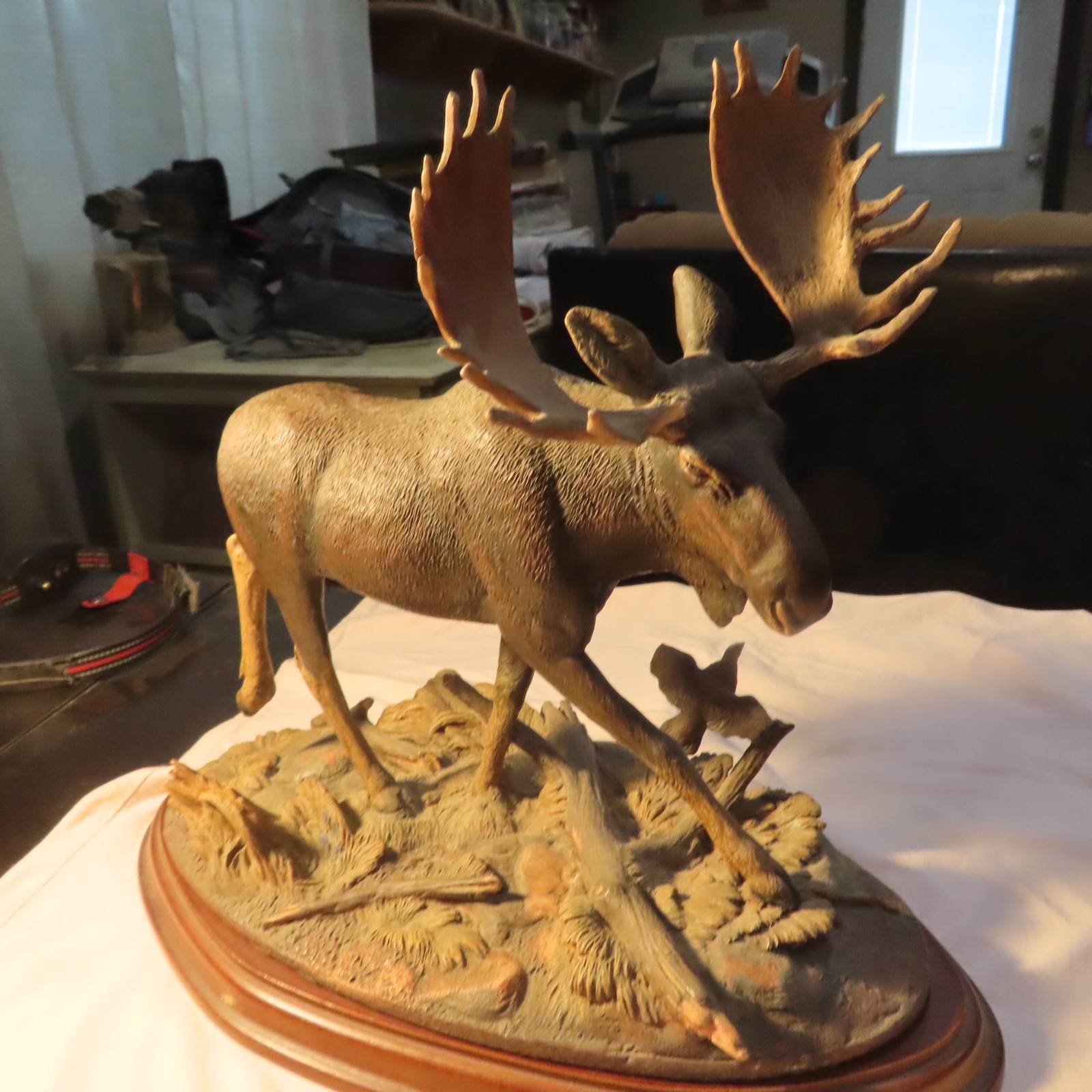 figurine ceramic MOOSE animal statue DANBURY MINT