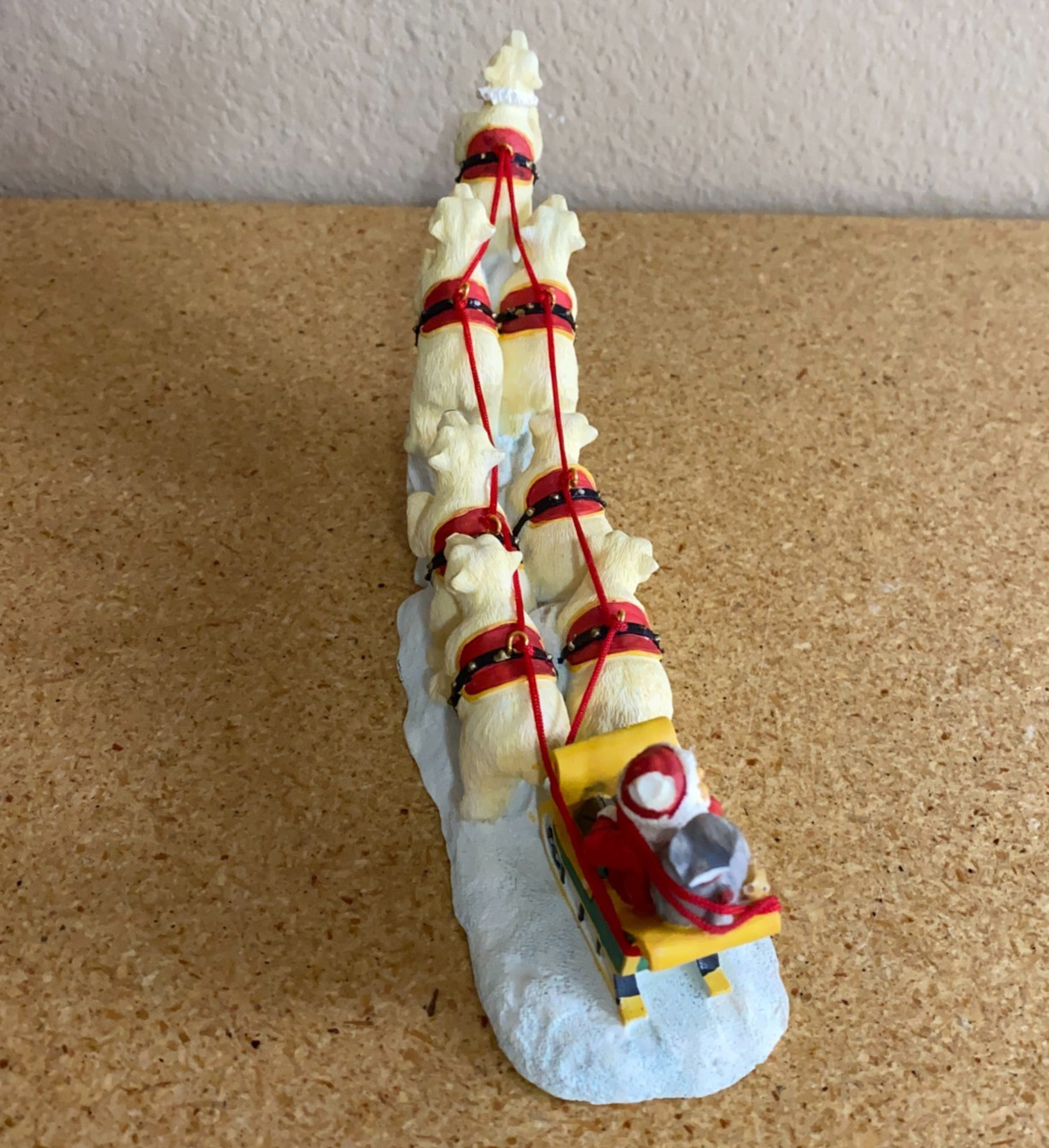 VTG 1995 Santa & Sleigh Being Pulled by a Team of 7 Polar Bears 9″ x 2″ Figurine
