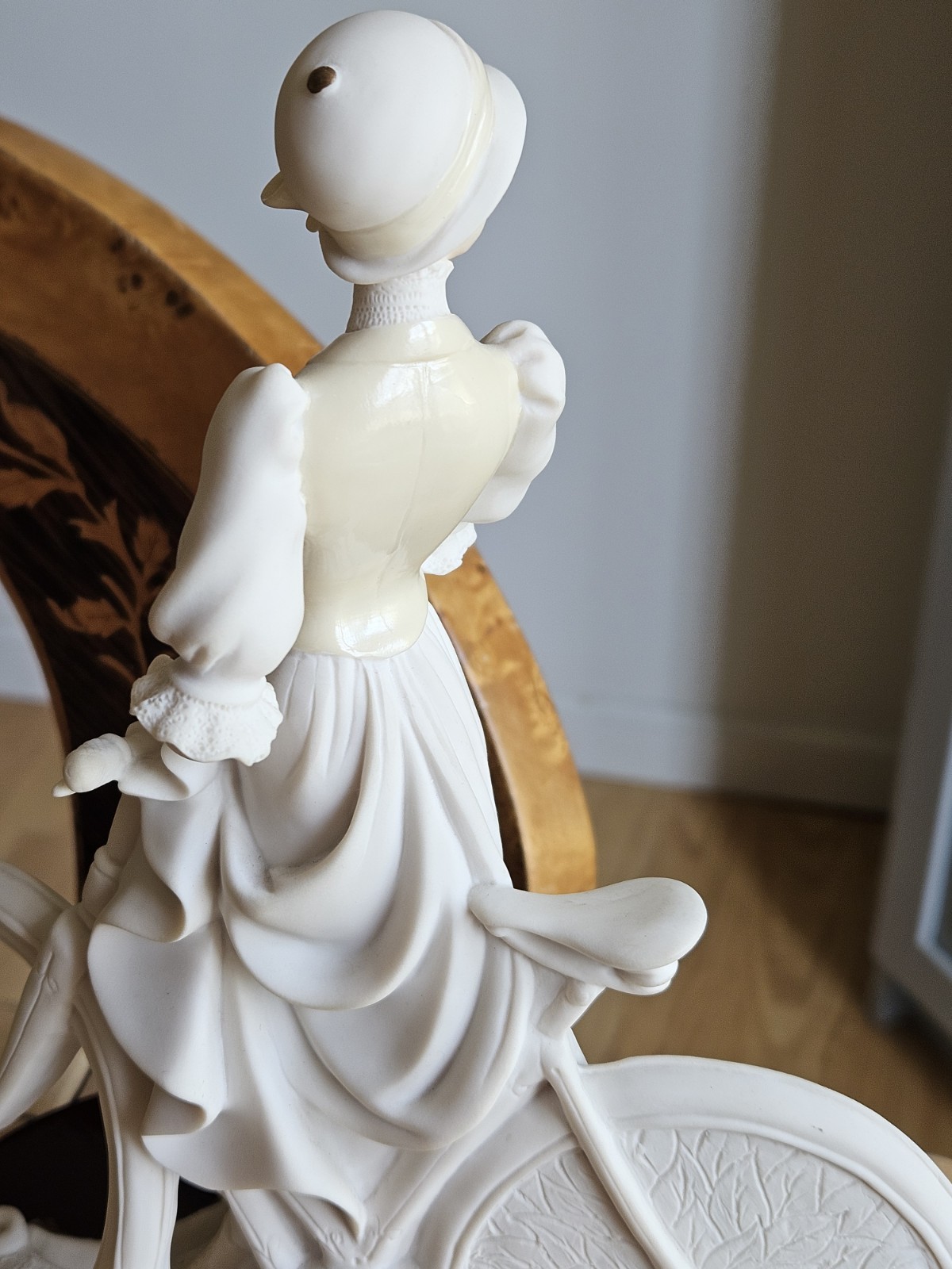 Giuseppe Armani Porcelain Figurine “Sunday Ride” 0531F Damina Con Bicicletta