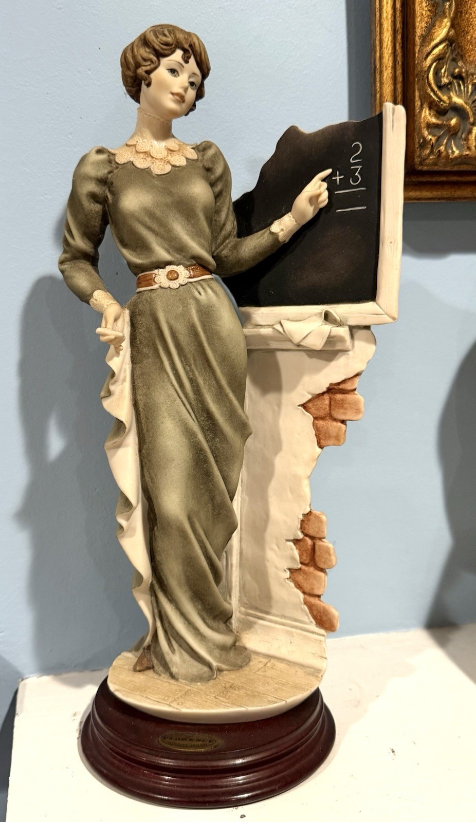 Giuseppe Armani Porcelain Figurine Women School Teacher, 1994 Edition