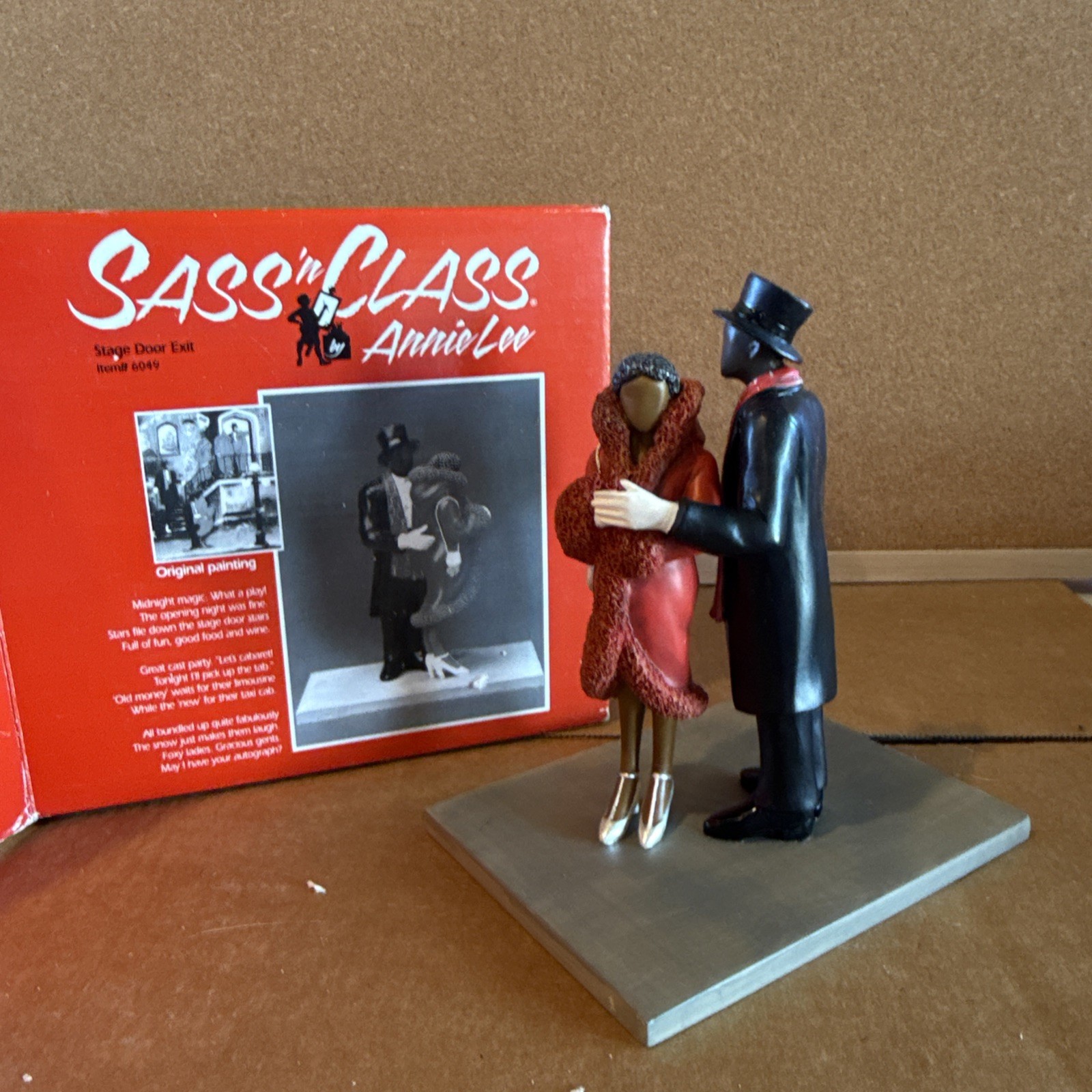 Annie Lee SASS ‘N CLASS “Stage Door Exit” figurine With Box