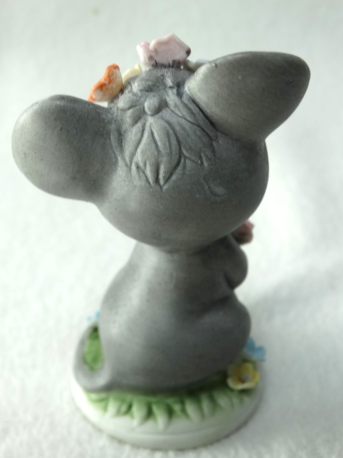 Vintage Napcoware Gray Mouse / Flowers Figurine Ceramic Bisque C-8616 3 1/4″ h