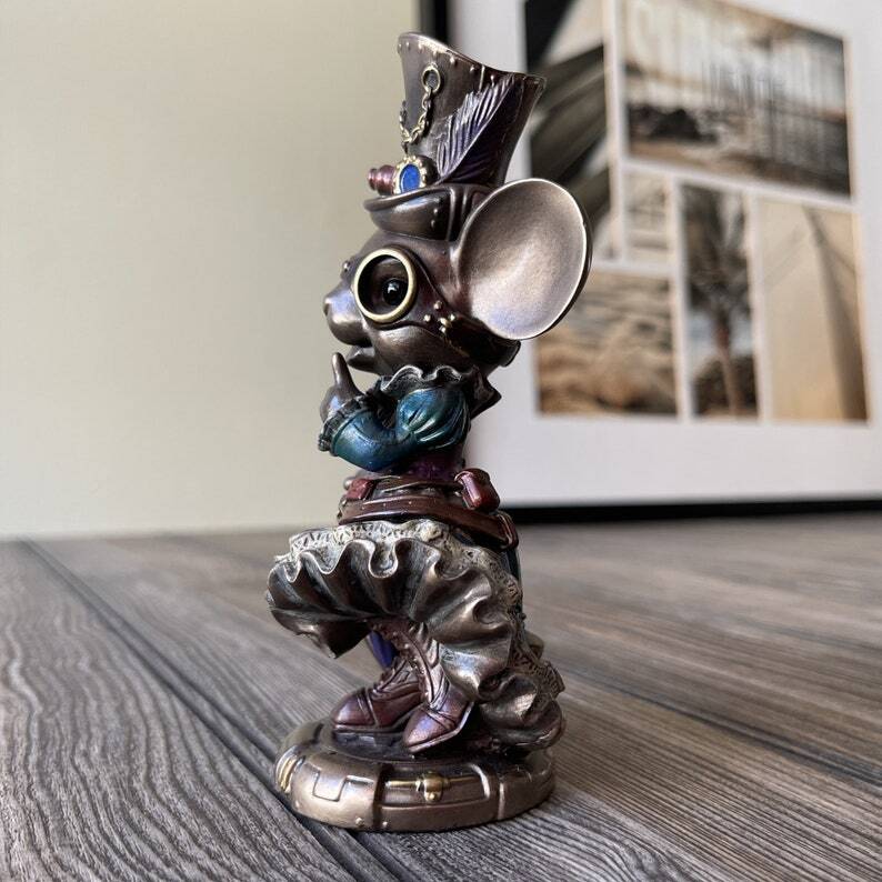Victorian Steampunk Mouse Statue – Lady Mouse with Parasol, Detailed Decor