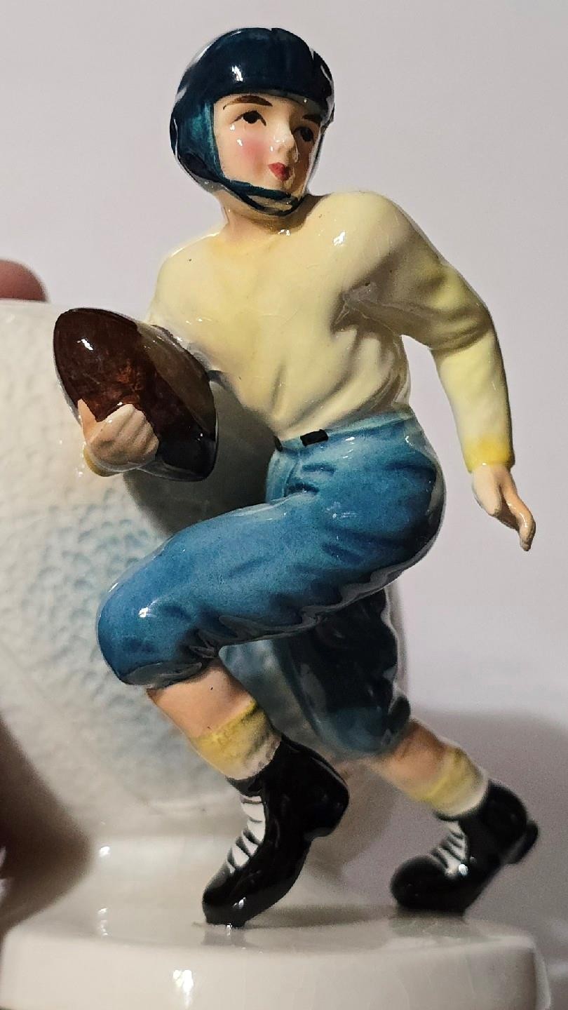 Vtg 1960 SAMSON IMPORT CO. FOOTBALL PLAYER Ceramic Vase Planter Holder Figurine