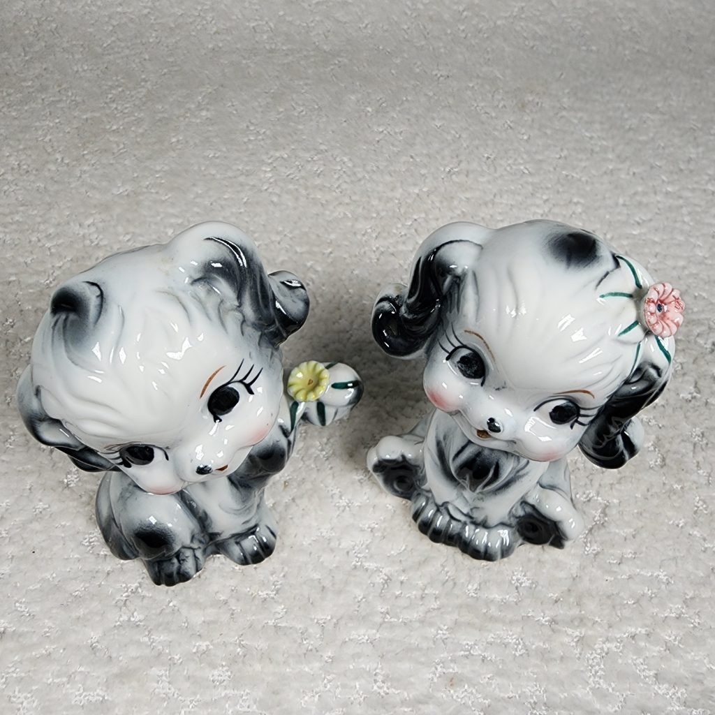 Vintage Anthropomorphic Puppy Dog Figurine Pair Ceramic Blk White Flower Kitschy