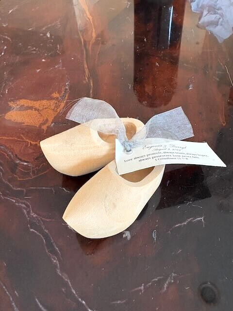 Vntage Dutch 3.0″ Mini Wooden Clogs Shoes Holland Souvenir Wood Collectible 2002