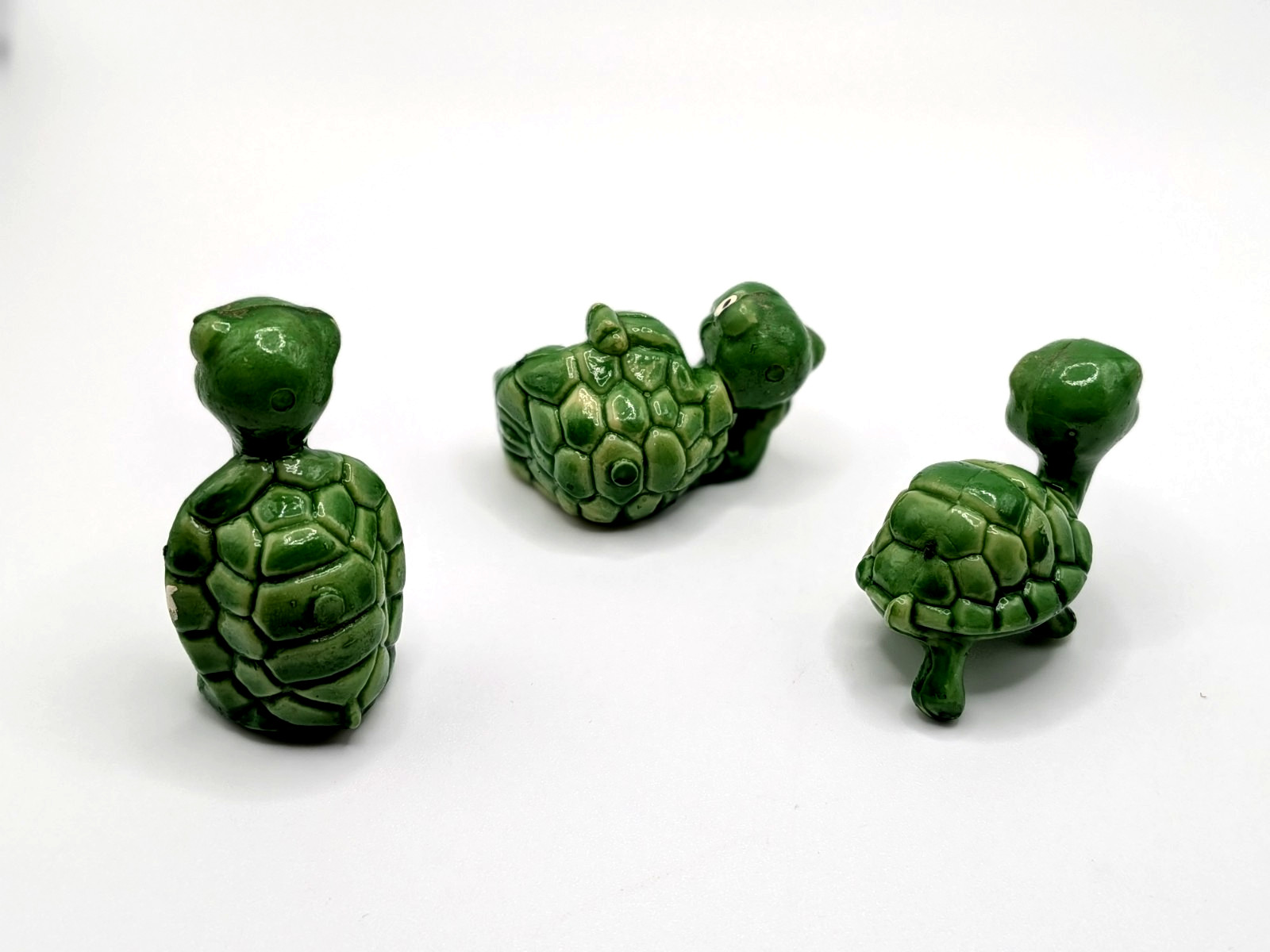 Vintage Hard Plastic Miniature Turtle Figurines Family Lot Of 3 Macau
