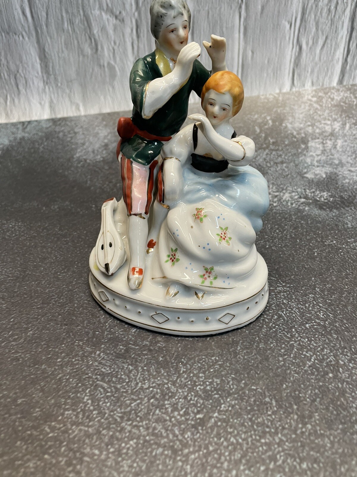 Elegant Hand Painted Ceramic/ Porcelain Occupied Japan Colonial Couple Figurine