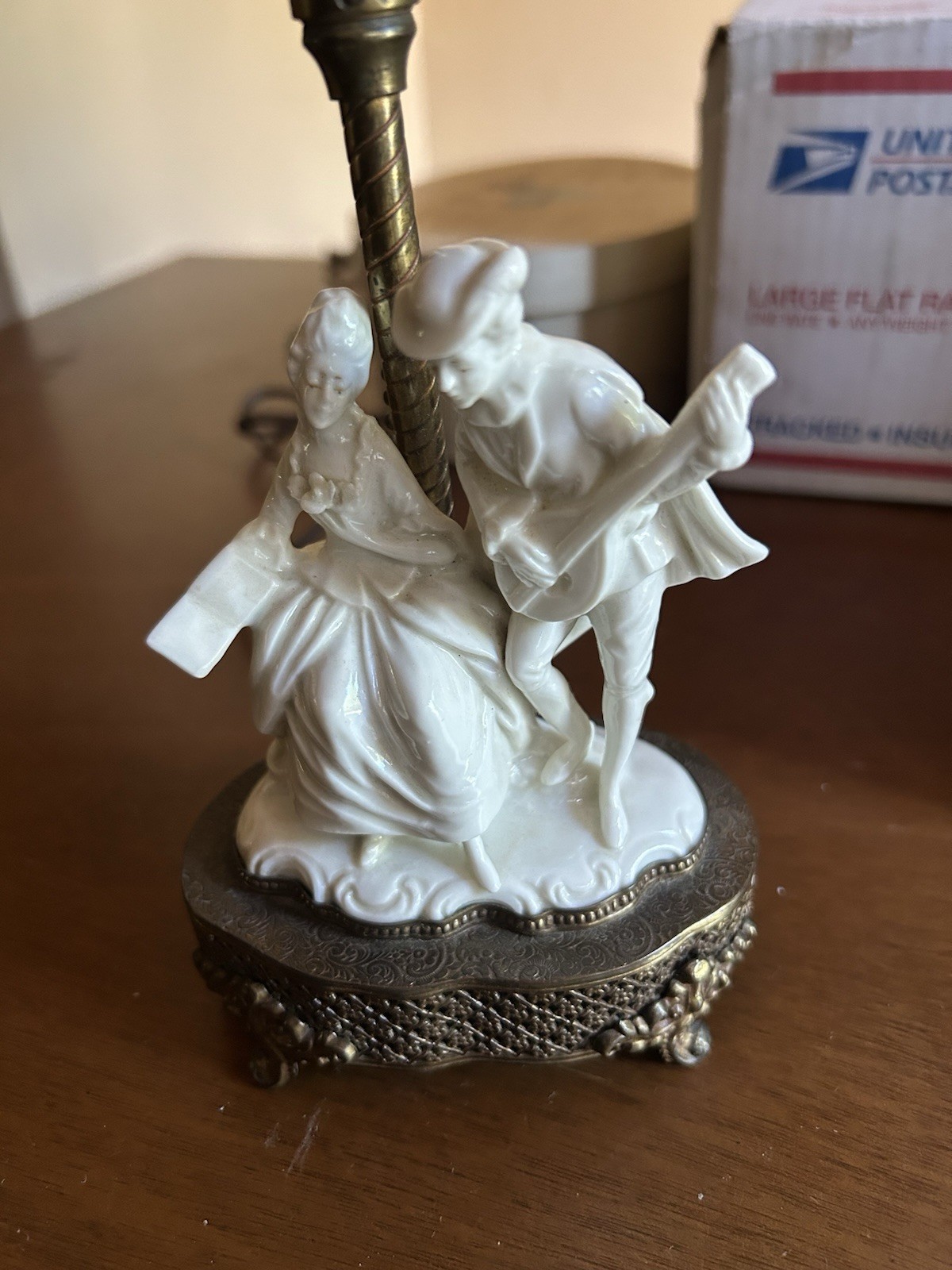 1930s Or 40s Vintage Porcelain Figural Lamp Depicting A Courting Couple