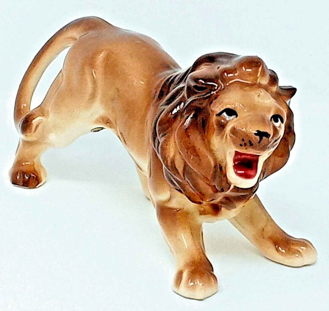 Ceramic Lion Figurine Wales brand Japan euc 3-4 inches tall 7 inches long