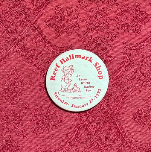 VINTAGE PRECIOUS MOMENTS LOT OF (15) SOME RARE COLLECTORS PINS-MAGNET-PATCH-MINT