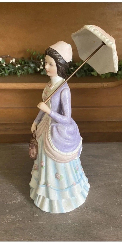 FIRST 1978 Avon President’s Club Porcelain Mrs. Albee Award Figurine ~No Box~