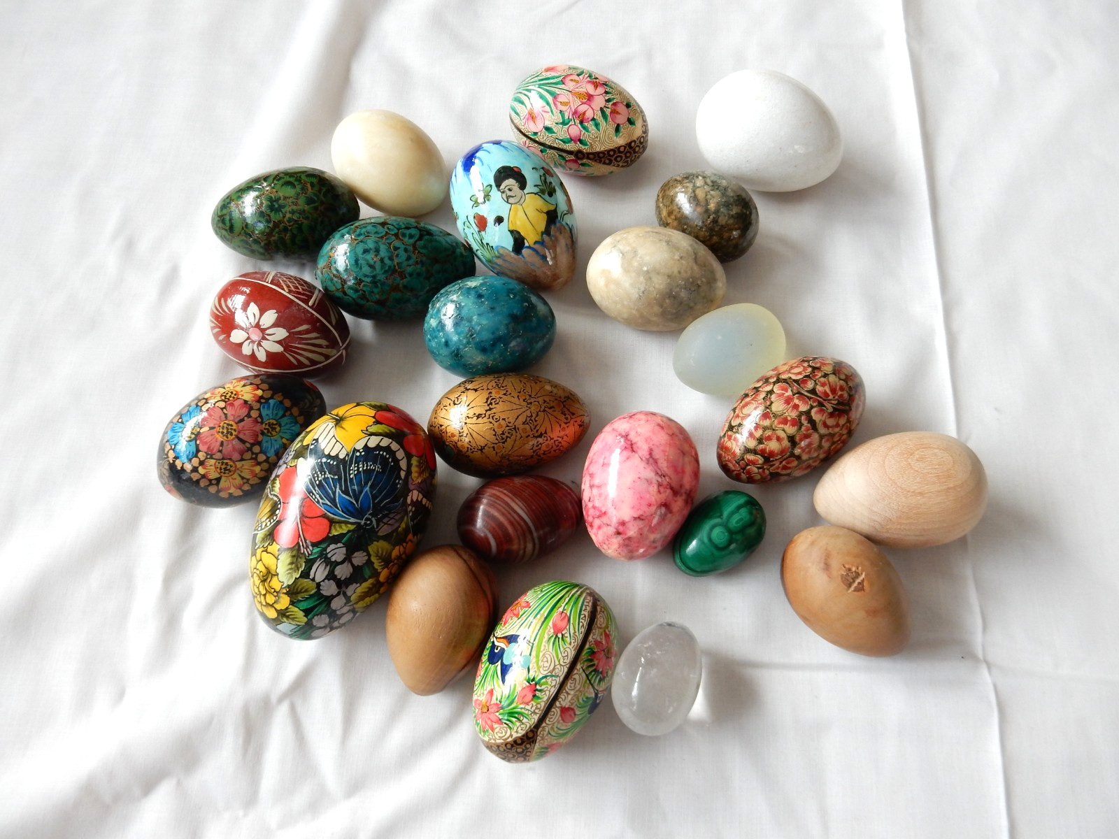 LOT- 23 Decorative or Easter Eggs hand painted , Wood and Natural Mineral Stone