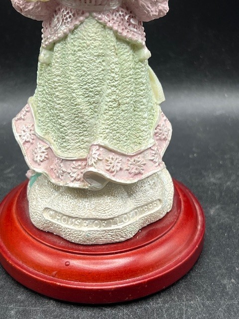 98′ House of Lloyd Christmas Angel Girl Dove Pink Pastels Statute Figurine 6.5″
