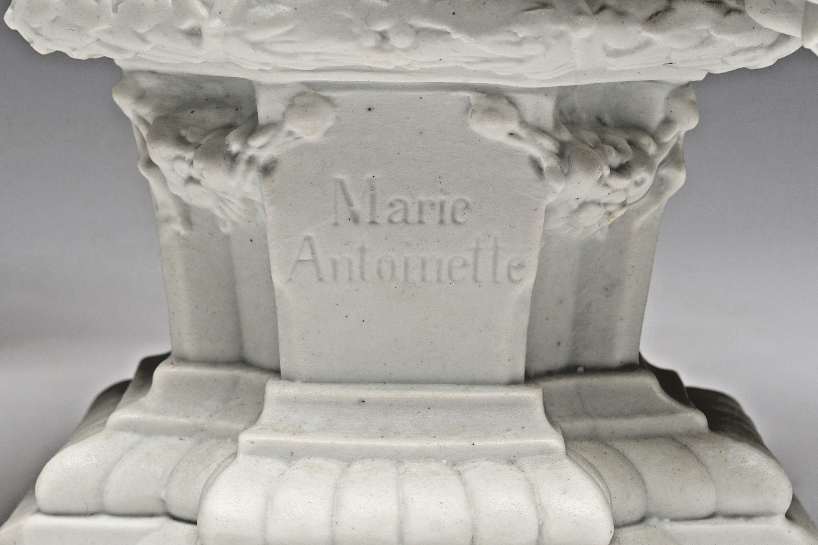 PAIR antique scheibe alsbach porcelain statue Louis XVI Marie Antoinette bust
