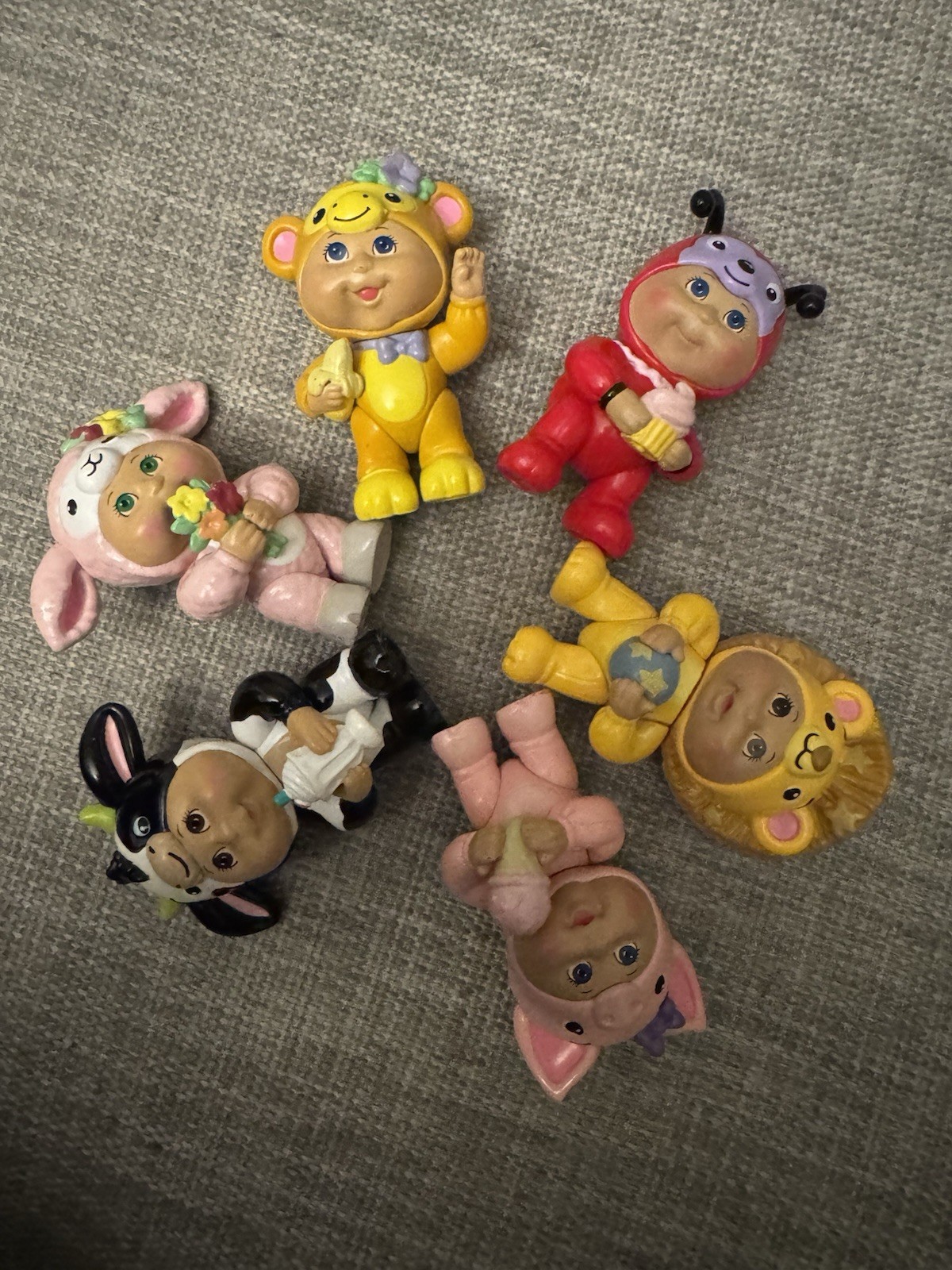Jazwares, LLC Set of 6 Animal Costume Figurines Plastic 2021 Multicolor