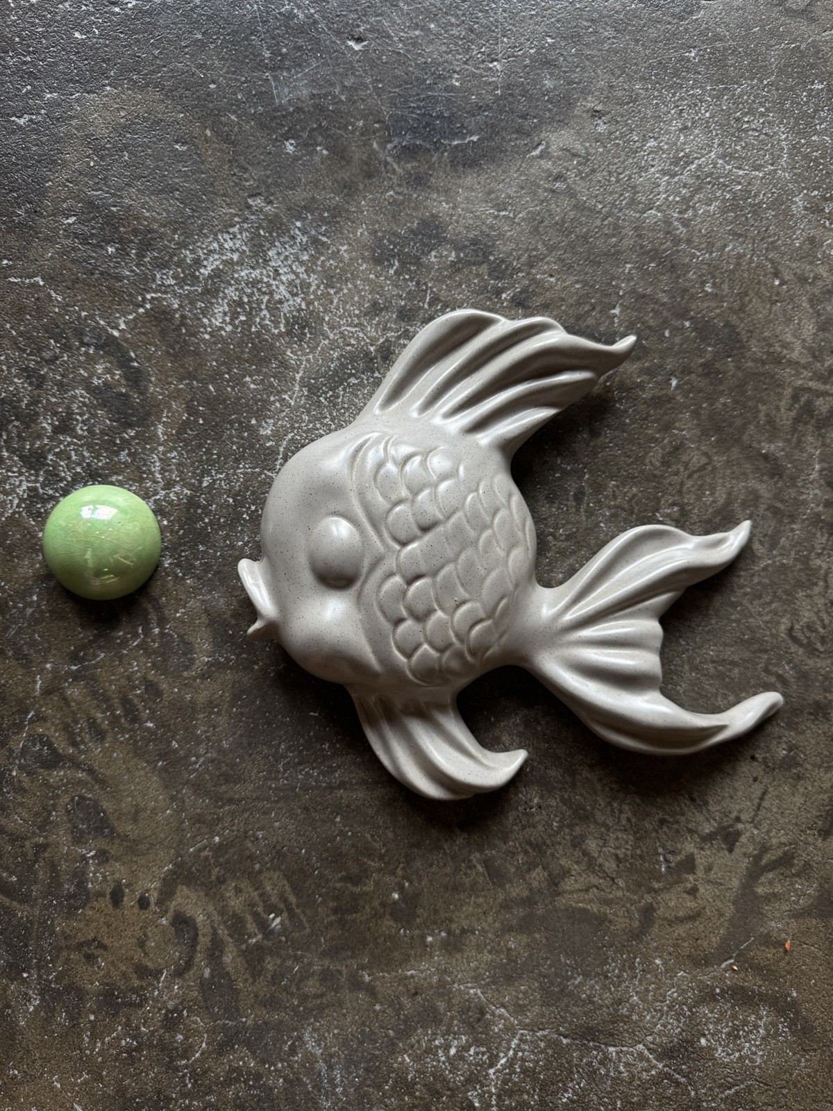 Vintage 1960s MCM Chalkware Fish w/Bubble Wall Plaque Hanging Decor