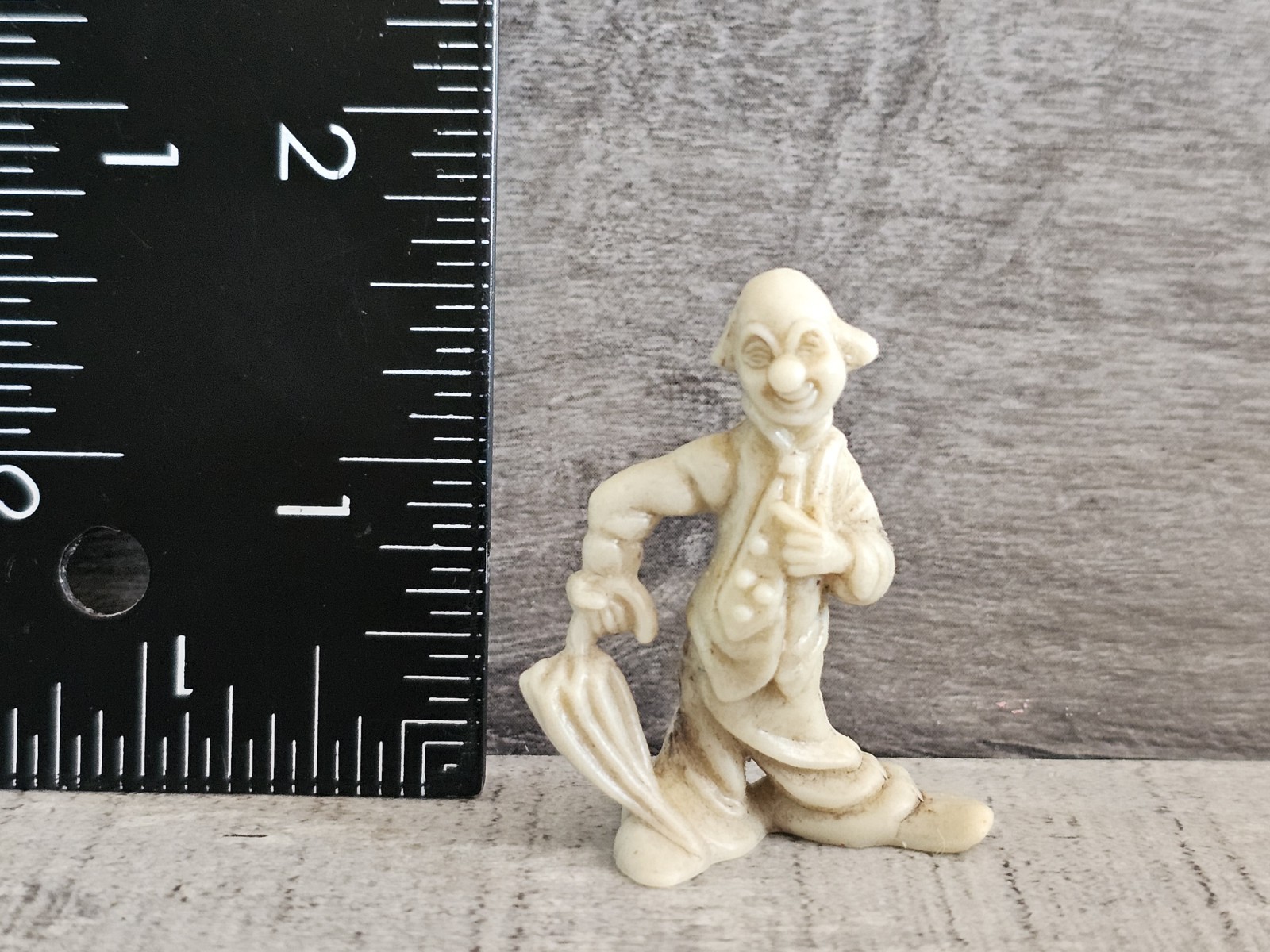 Vintage Hobo Clown Umbrella Celluloid 1.5″ Figurine Made In Hong Kong G21a5