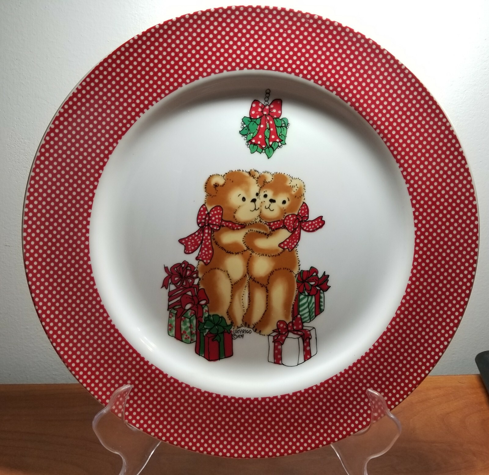 LM2 Lucy and Me Rigg Bear 10″ 1979 Christmas Plate Bears bears bundle mistletoe