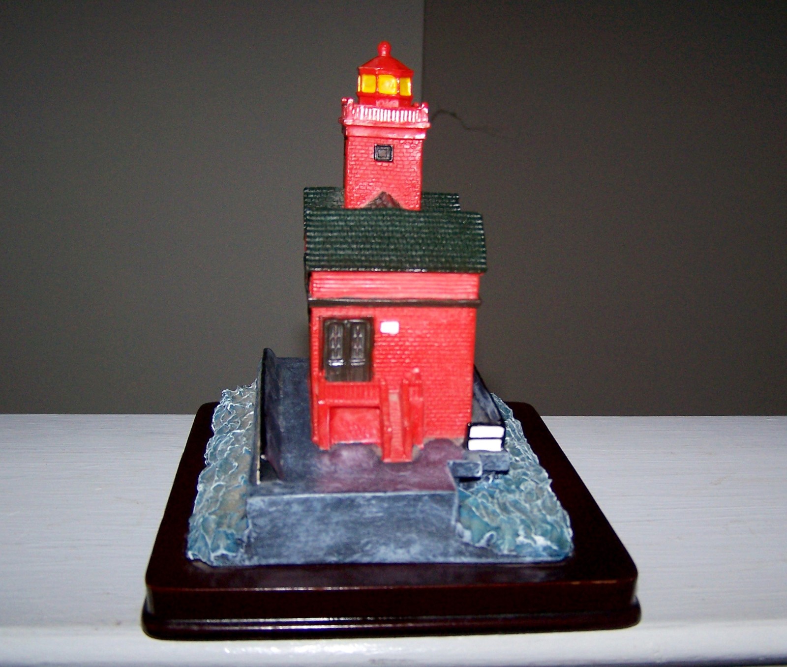 ONEIDA – HOLLAND HARBOR, MI LIGHTHOUSE! WONDERFUL COND. (SEE SHIPPING SAVINGS)