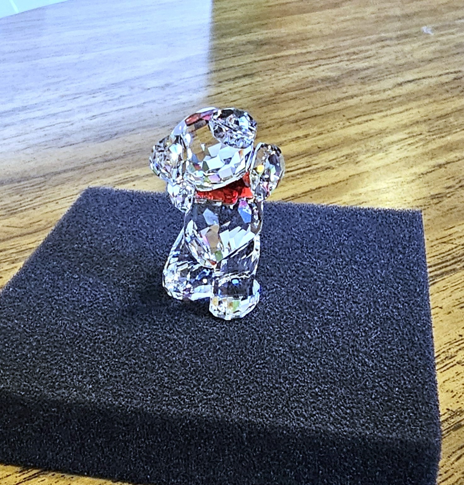💘 Swarovski Crystal 2009 “A Heart For You” Kris Bear Figurine, w/ Red Heart NIB