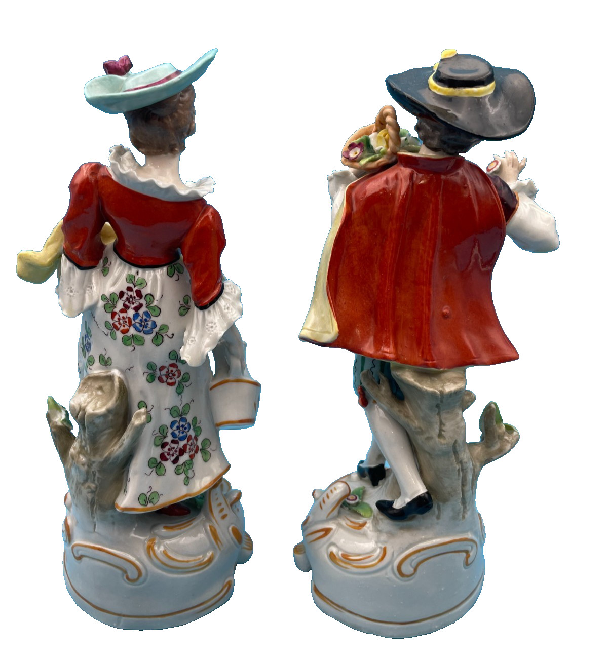 Beautiful Sitzendorf Couple Man w/Flowers In a Basket & In Woman’s Apron