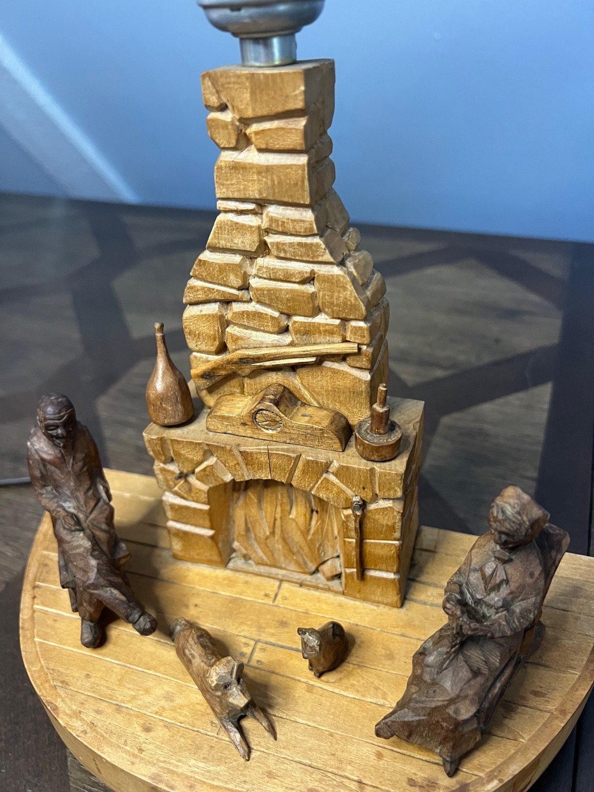 WOOD CARVING TABLE LAMP-FOLK ART W/ PEOPLE-DOG-CAT FIREPLACE,ETC-WORKING