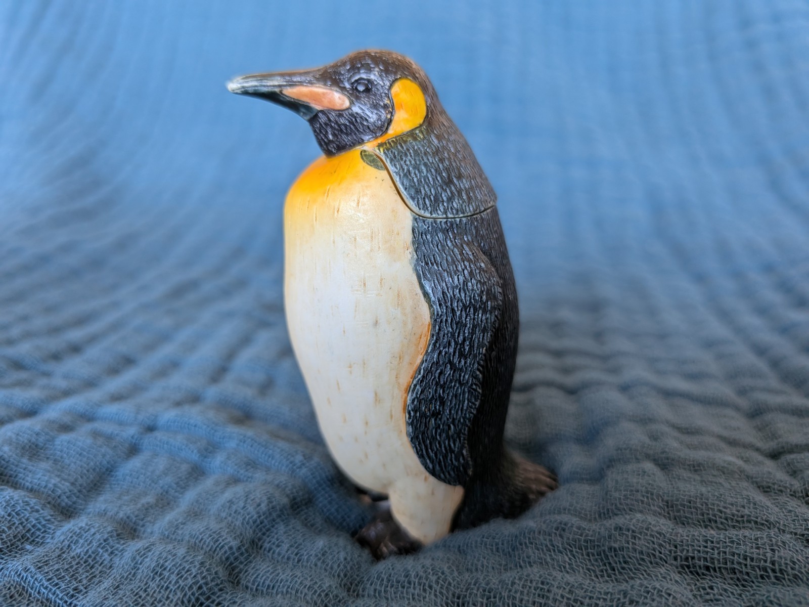 Harmony Kingdom 2007 Ball Pot Bellys Emperor Penguin 3″ with Box