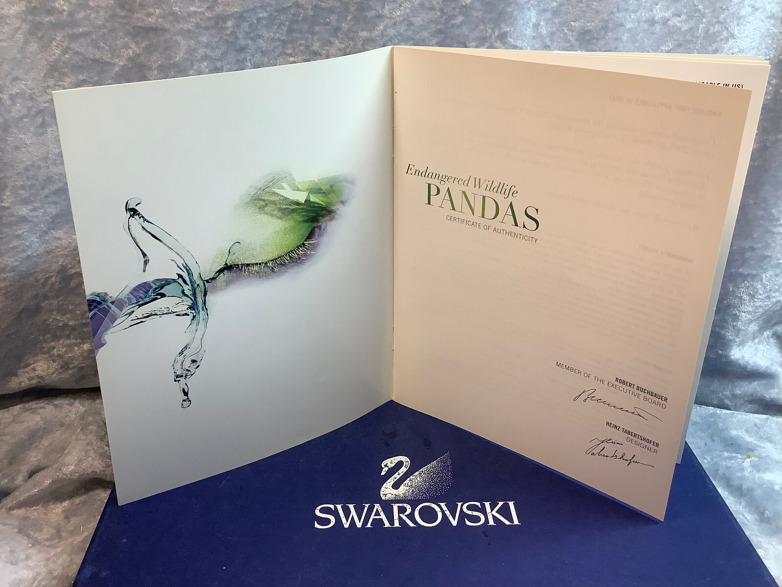 Swarovski SCS Endangered Wildlife Pandas Certificate 945493/900918C. Retired ’08