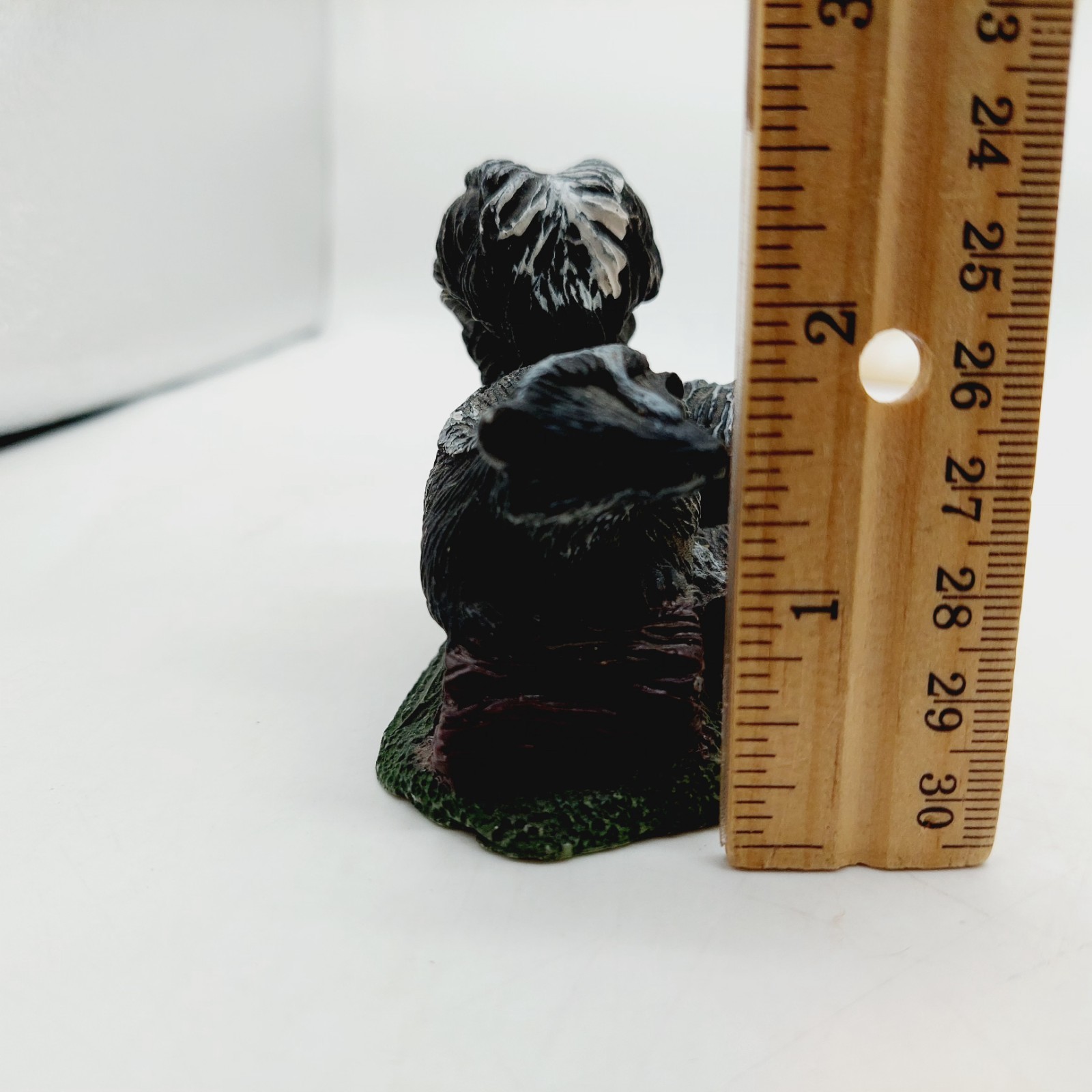 Skunk Figurine Parent And Baby Resin Jada Capital 2.5″