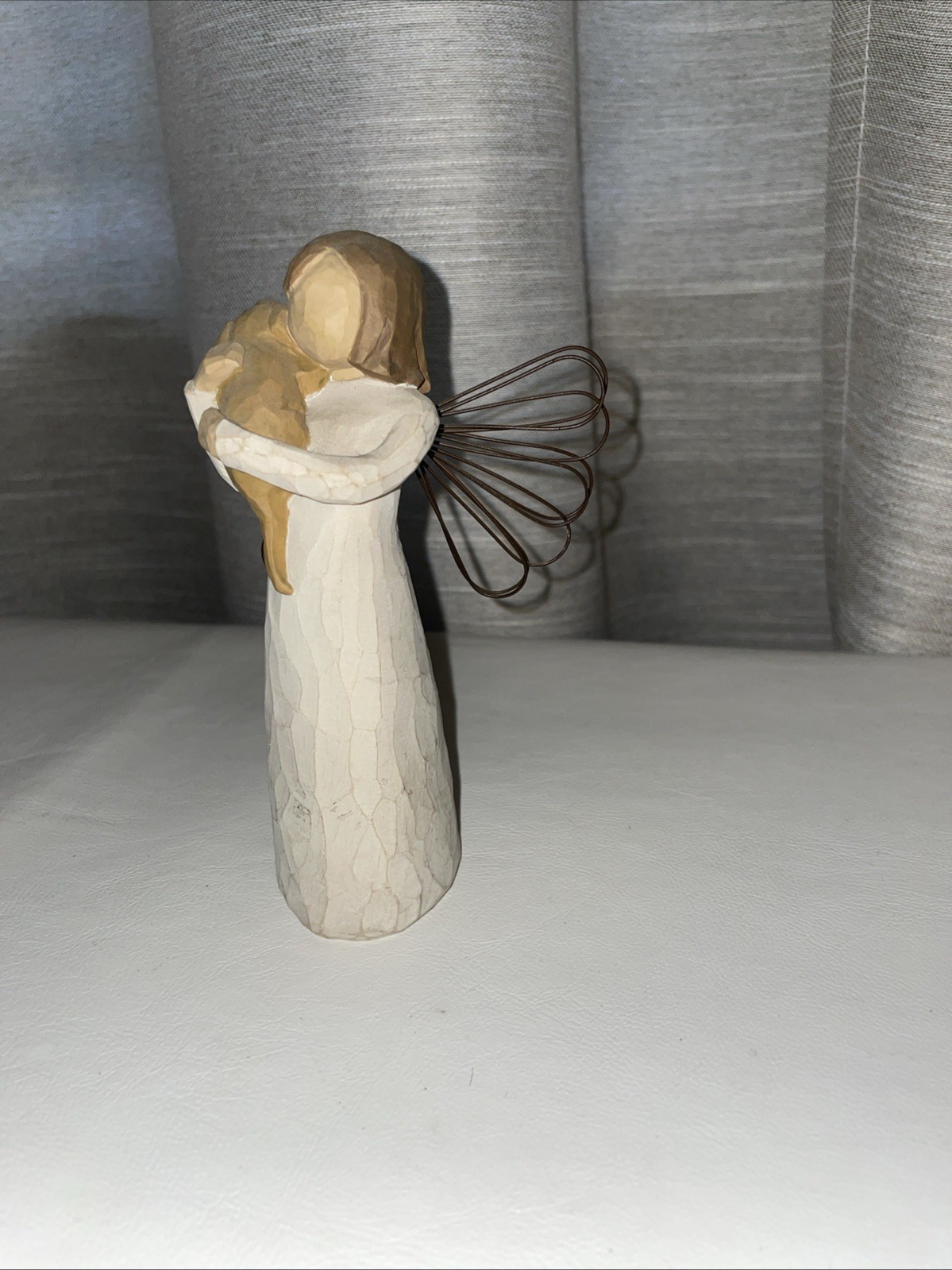 WILLOW TREE 1999 “Angel of Friendship” Holding Dog Puppy Figurine- 5.5″ Tall