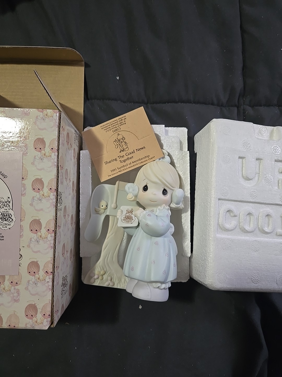 Precious Moments “Sharing The Good News Together” #C0011 Figurine W/Box 1991
