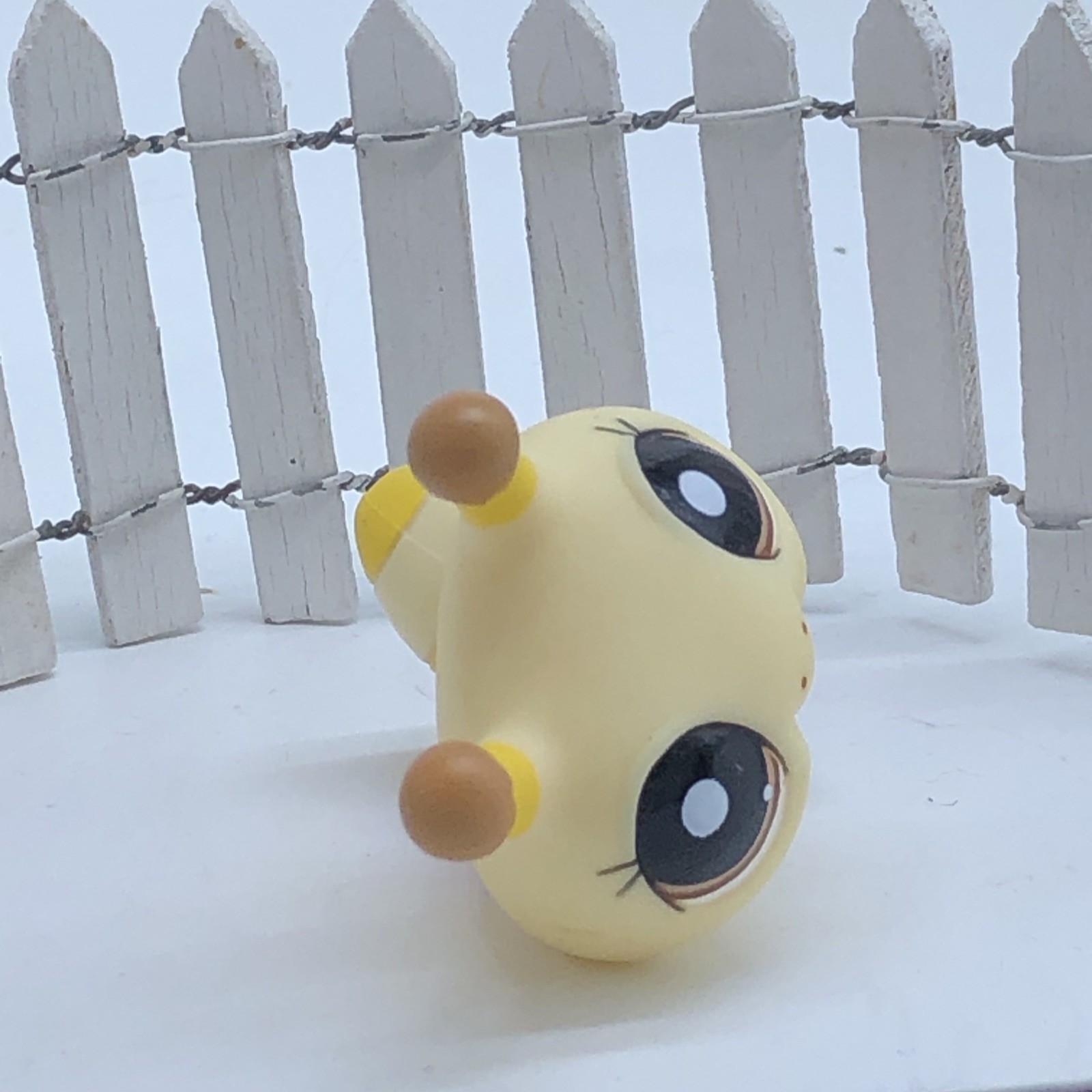 Littlest Pet Shop~#1987~Bumblebee~Cream Yellow Brown Bee LPS Spring Pets