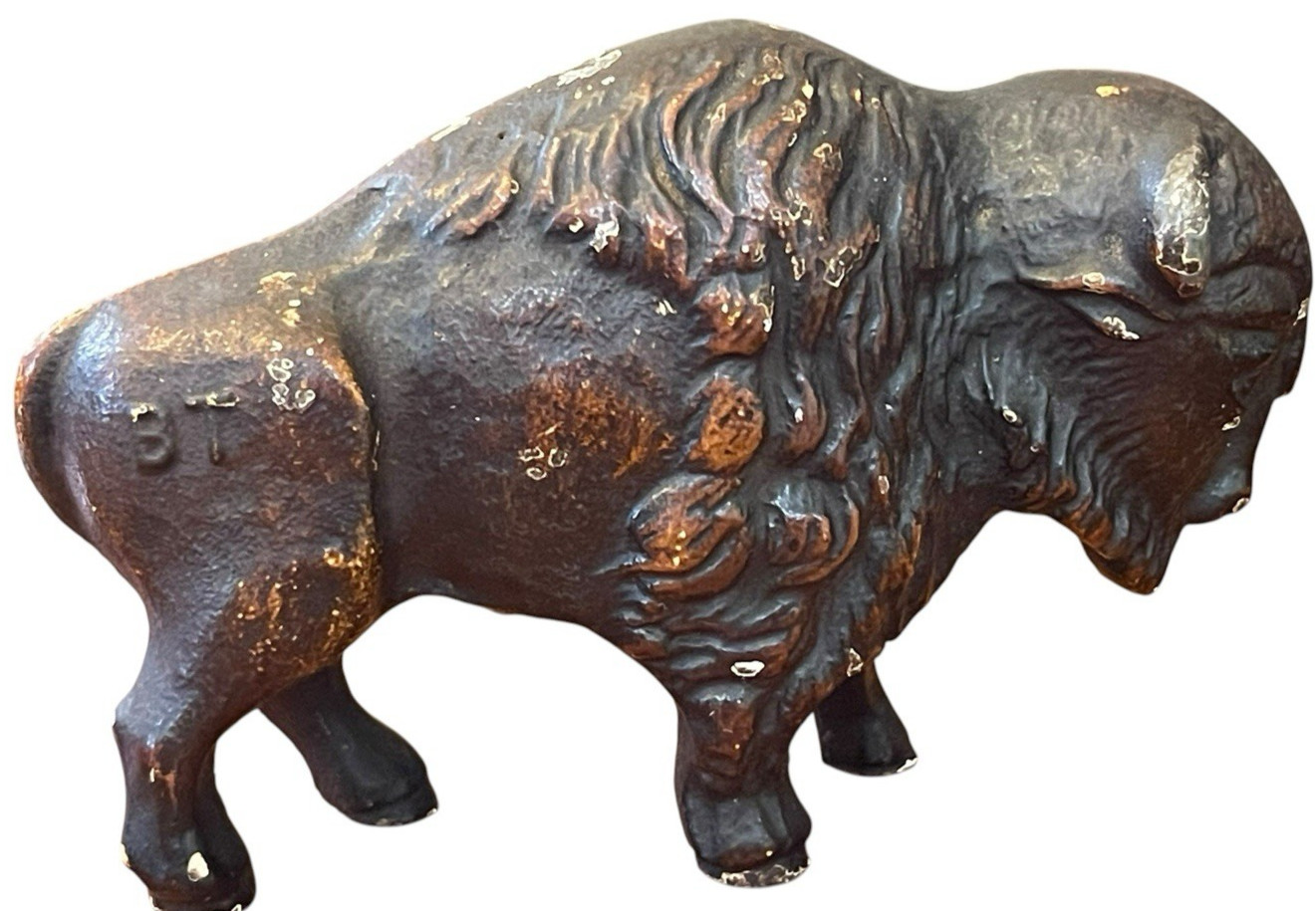 BUFFALO TANK BT CAST IRON BISON BUFFALO FIGURINE PAPERWEIGHT BETHLEHEM STEEL 5″