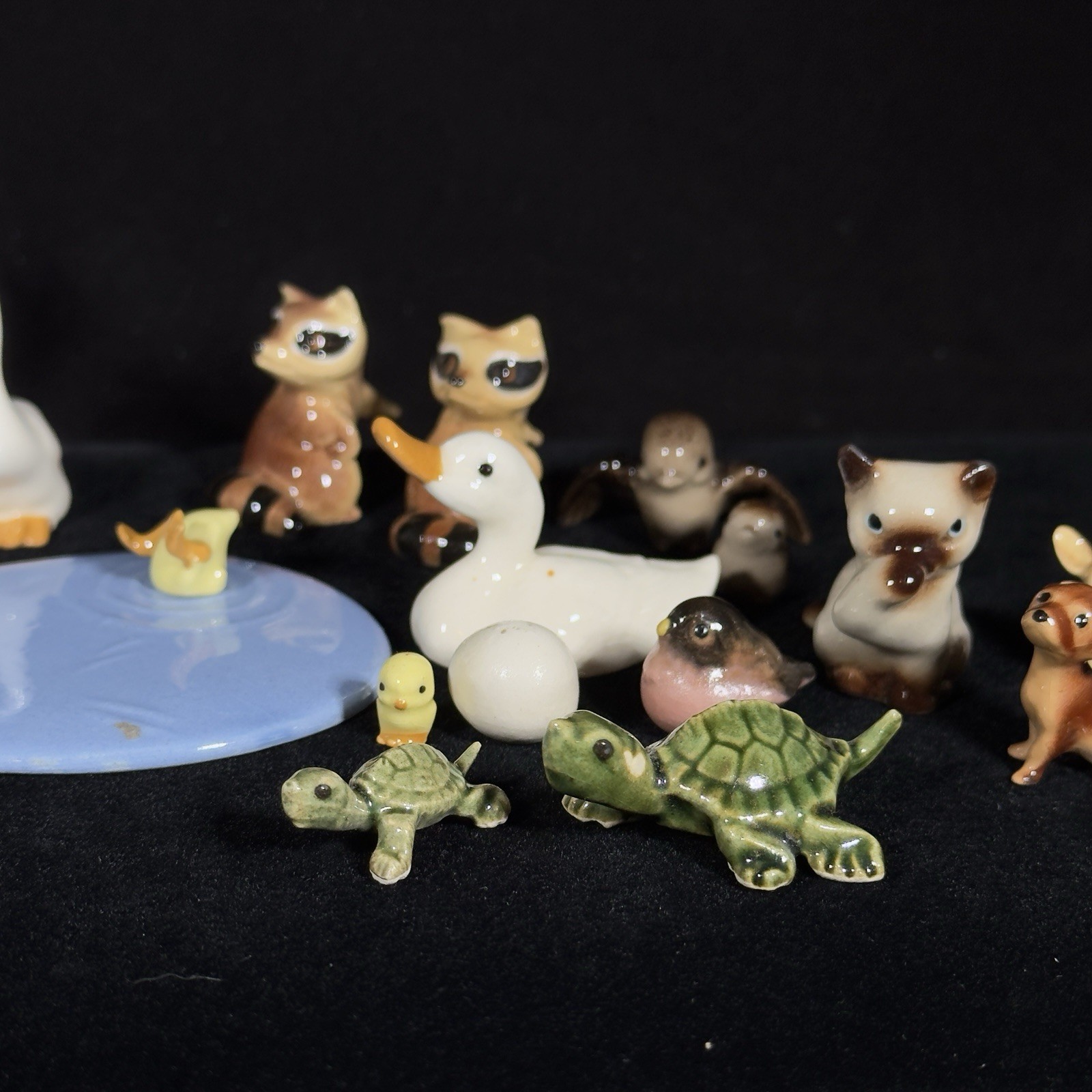 Lot Of 28 Vintage Hagen-Renaker Miniature Figurines Mixed Animals Pond Scene HR