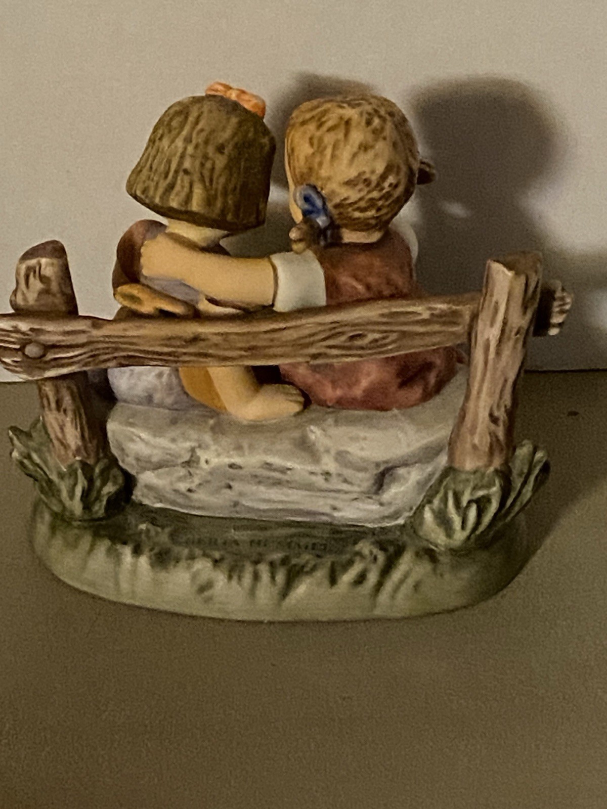 Beautiful Goebel Figurine Little Girls Called Sharing Secrets. Germany Vintage.