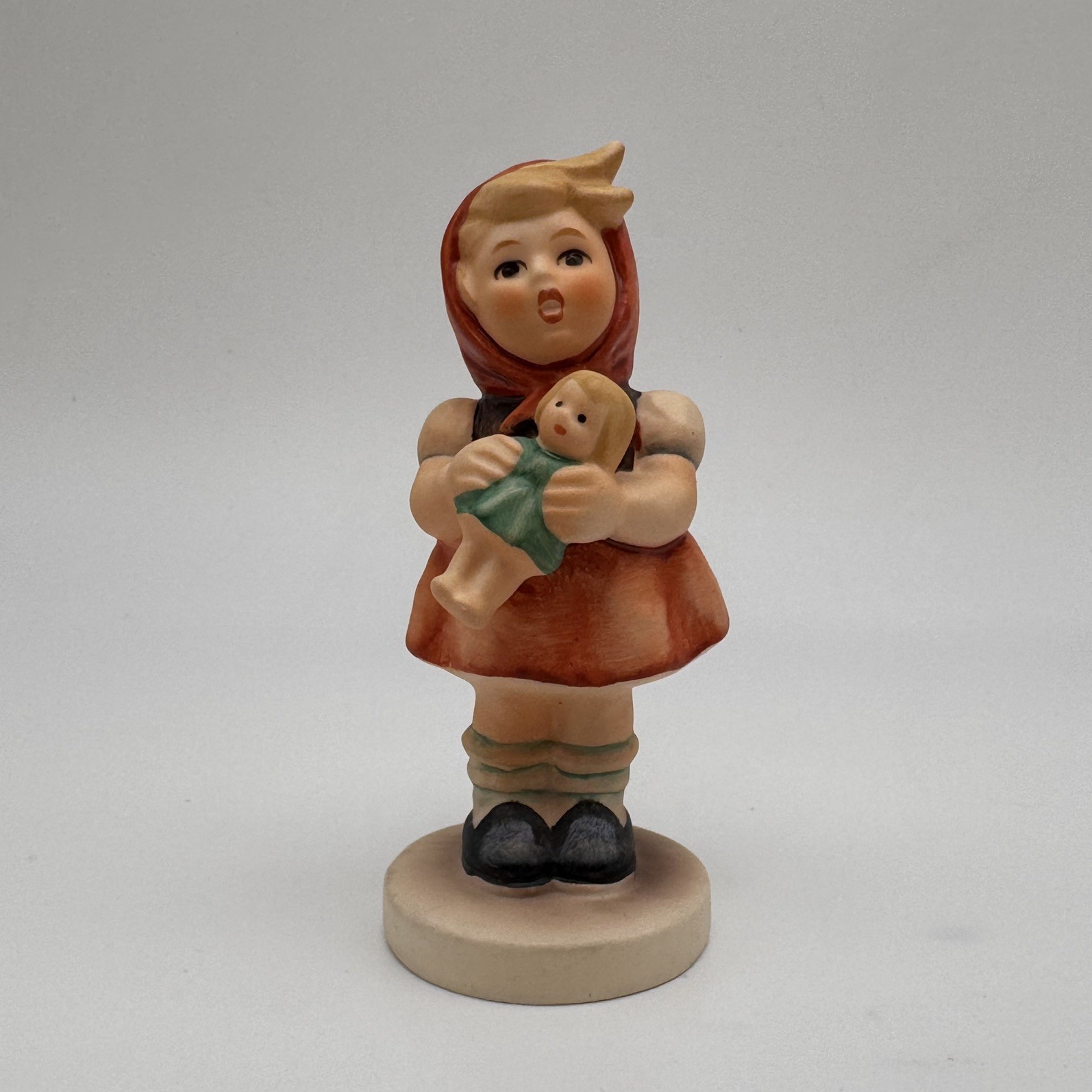 Hummel Goebel Figurine 239/B ‘Girl with Doll’ Collectible TMK6 3.5 Inches Tall