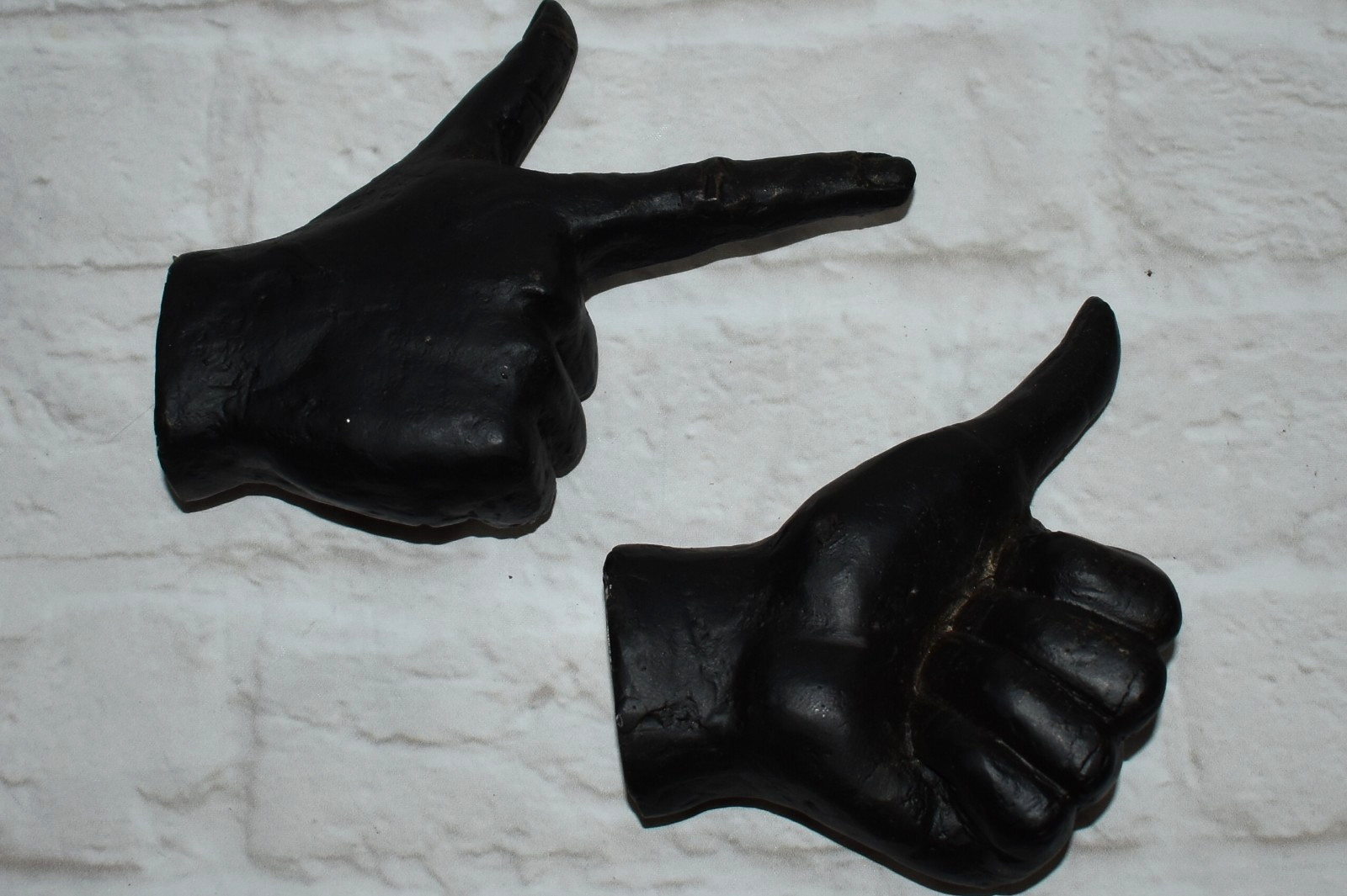 GLOBAL VIEWS Cast Metal Hands Art Wall Hangings Thumb Up & Pointing Finger USED