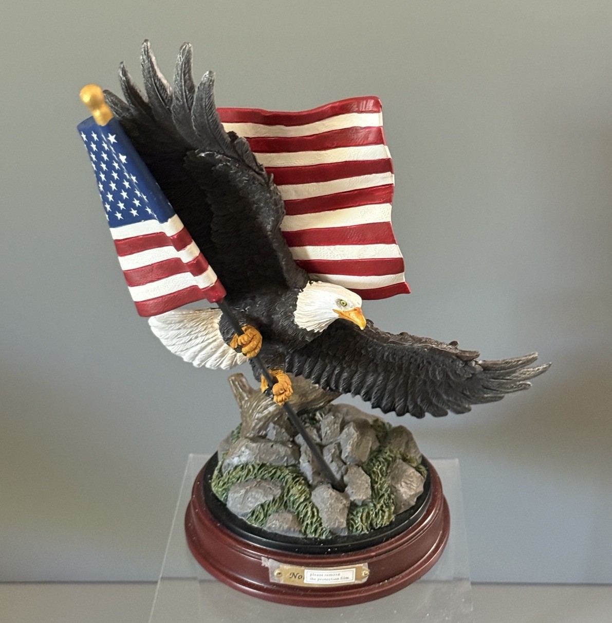 Bradford Exchange NOBLE MAJESTY EAGLE With Flag Sculpture Ted Blaylock 2016