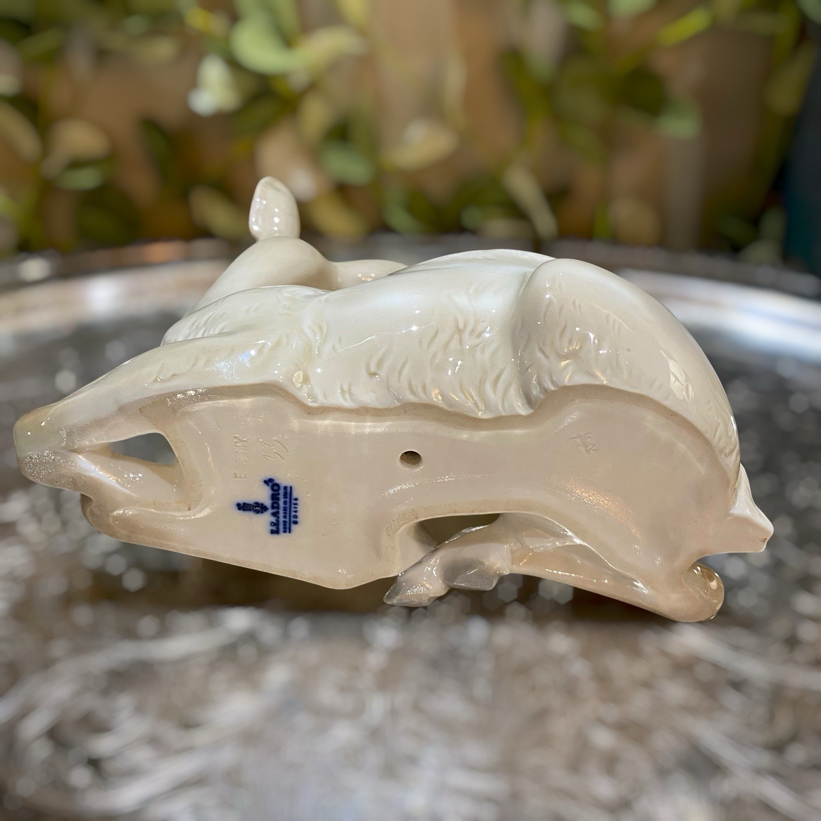 Vintage Llardo Spain Sitting Fawn Doe Deer Figurine Sculpture Porcelain Retired