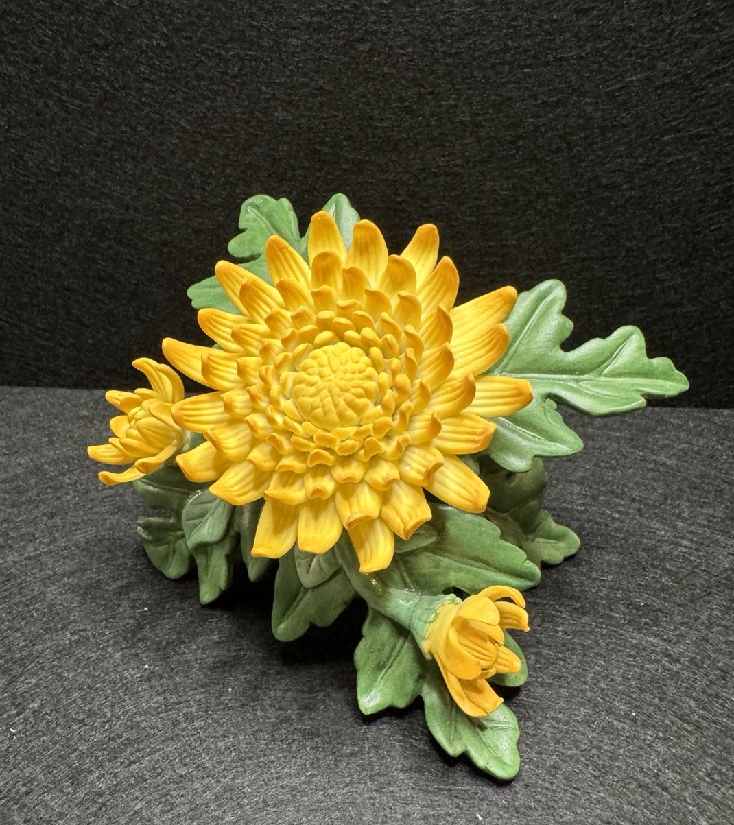 Lenox 2005 CHRYSANTHEMUM Garden Flower Figurine Fine Porcelain
