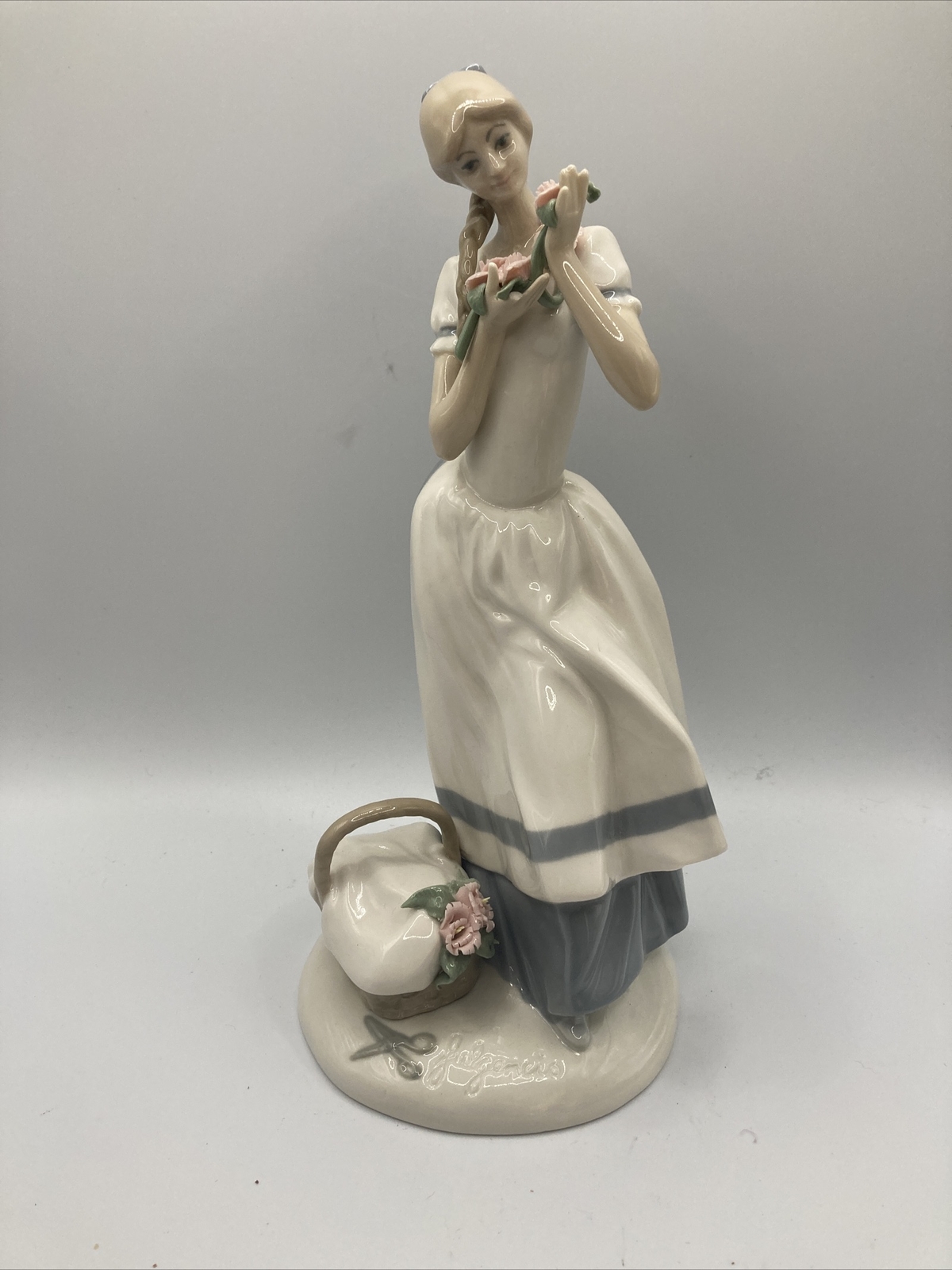 Franklin Mint CECILIA THE CARNATION MAIDEN Lladro Artist Fulgencio Garcia Spain