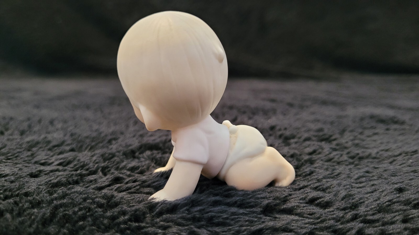 Vintage Precious Moments Figurine Baby Boy Crawling 1983 Jonathon & David E-2852
