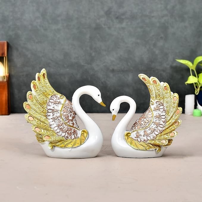 Elegant Swan Pair Feather Design Showpiece – Exquisite Home Decor Accent