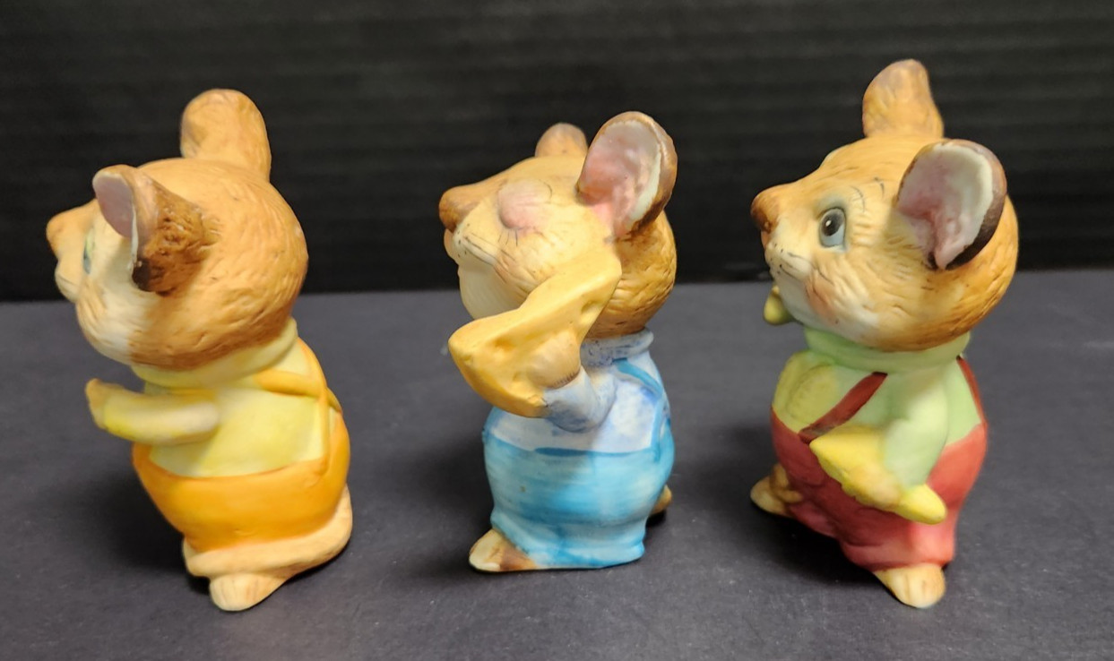 VTG Kitchen Mice 3.5″ Country Mice Holding Food Corn Carrot Cheese 5601 Homco