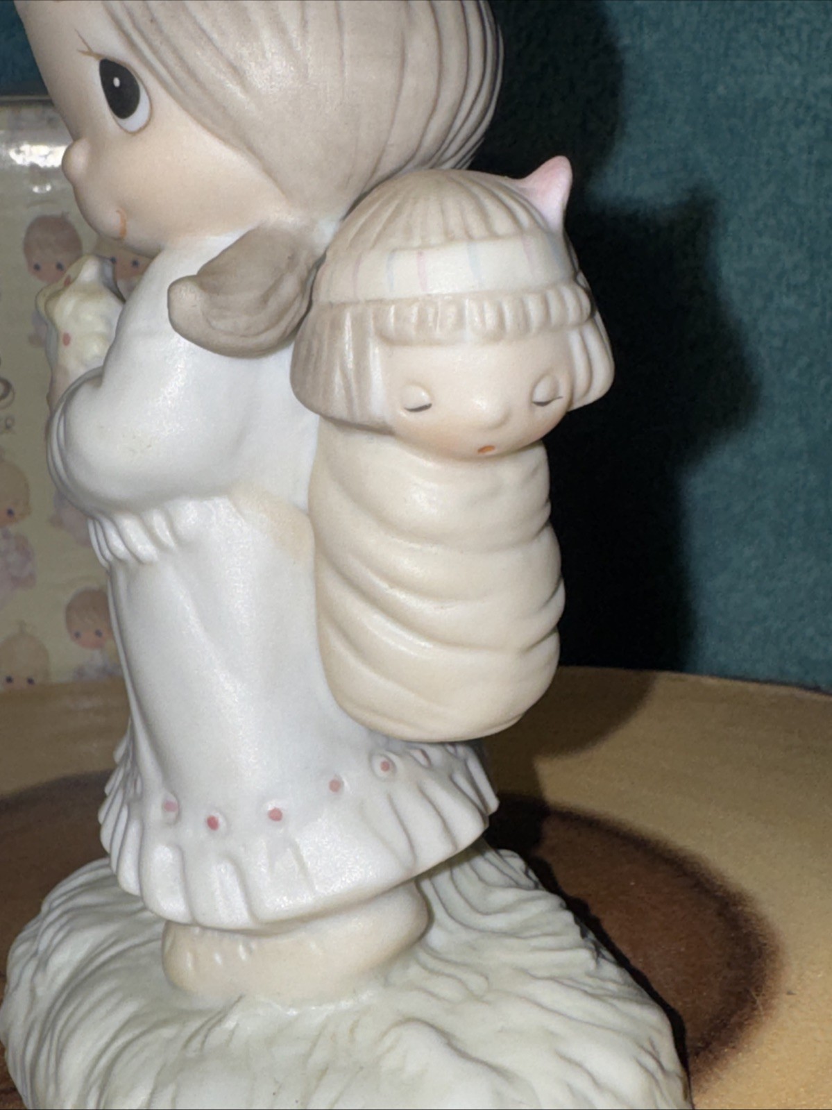 Vintage precious moments 1977 His Burden Is Light E-1380/G Cross Marking