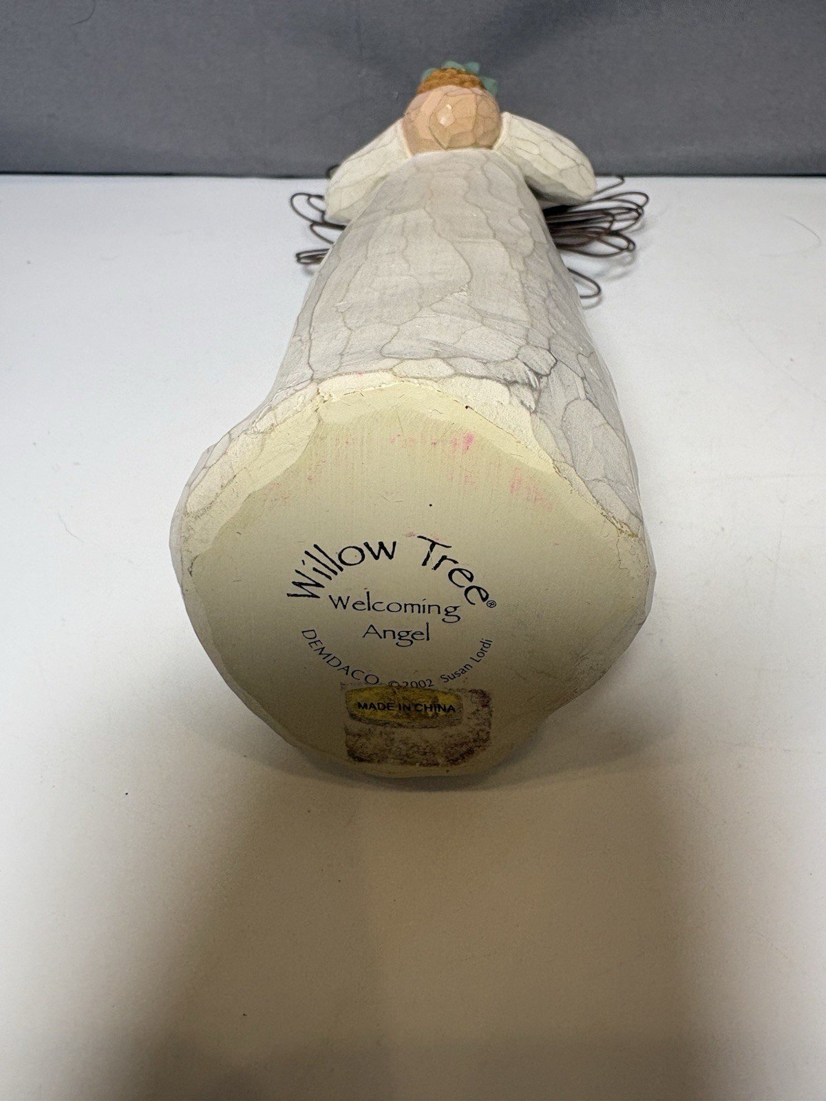 Vintage 2002 Willow Tree Figurine Welcoming Angel Holding Pineapple