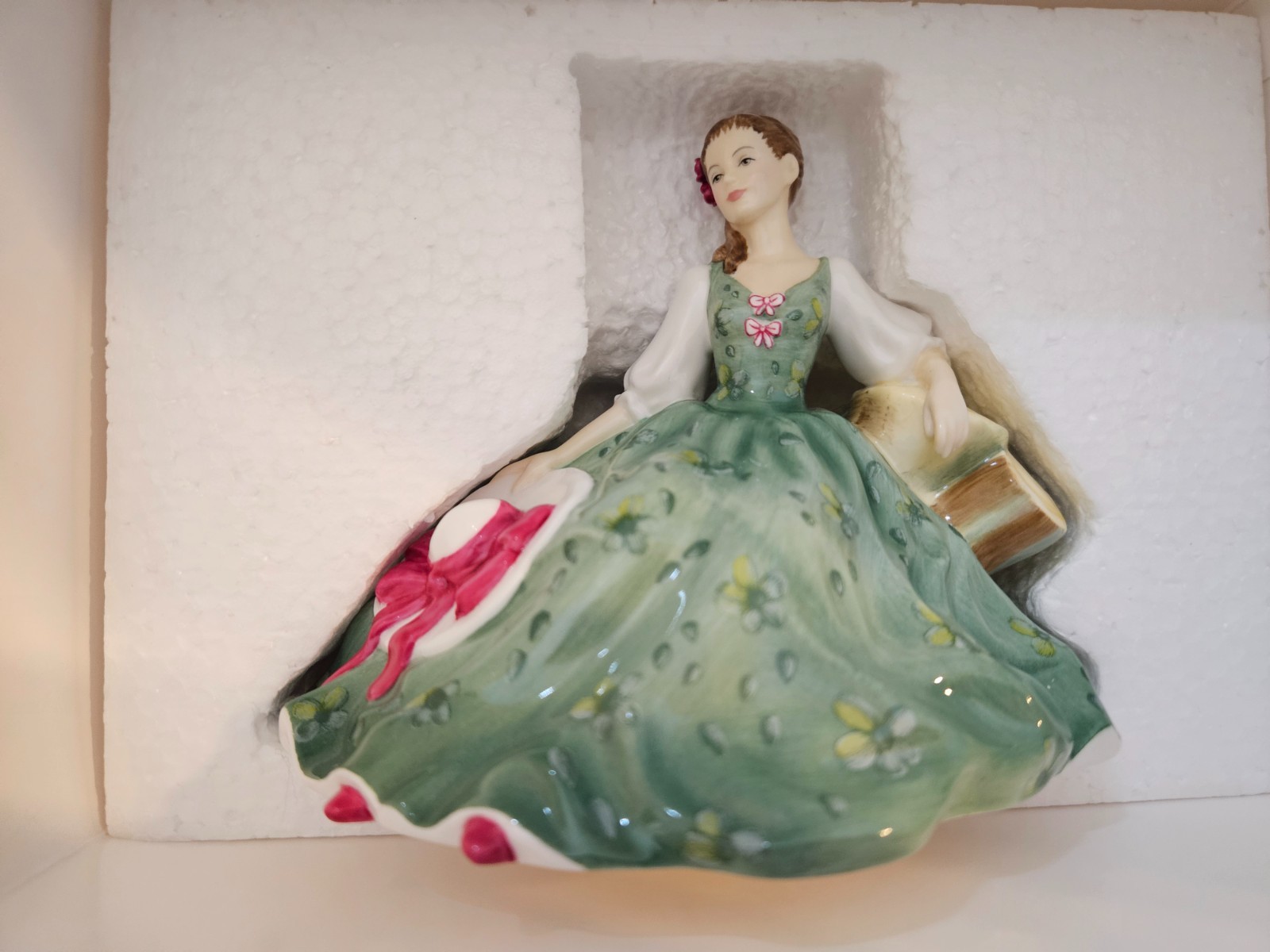 Royal Doulton Pretty Ladies Elyse Figurine Green 2008 HN5165 EXCELLENT!!