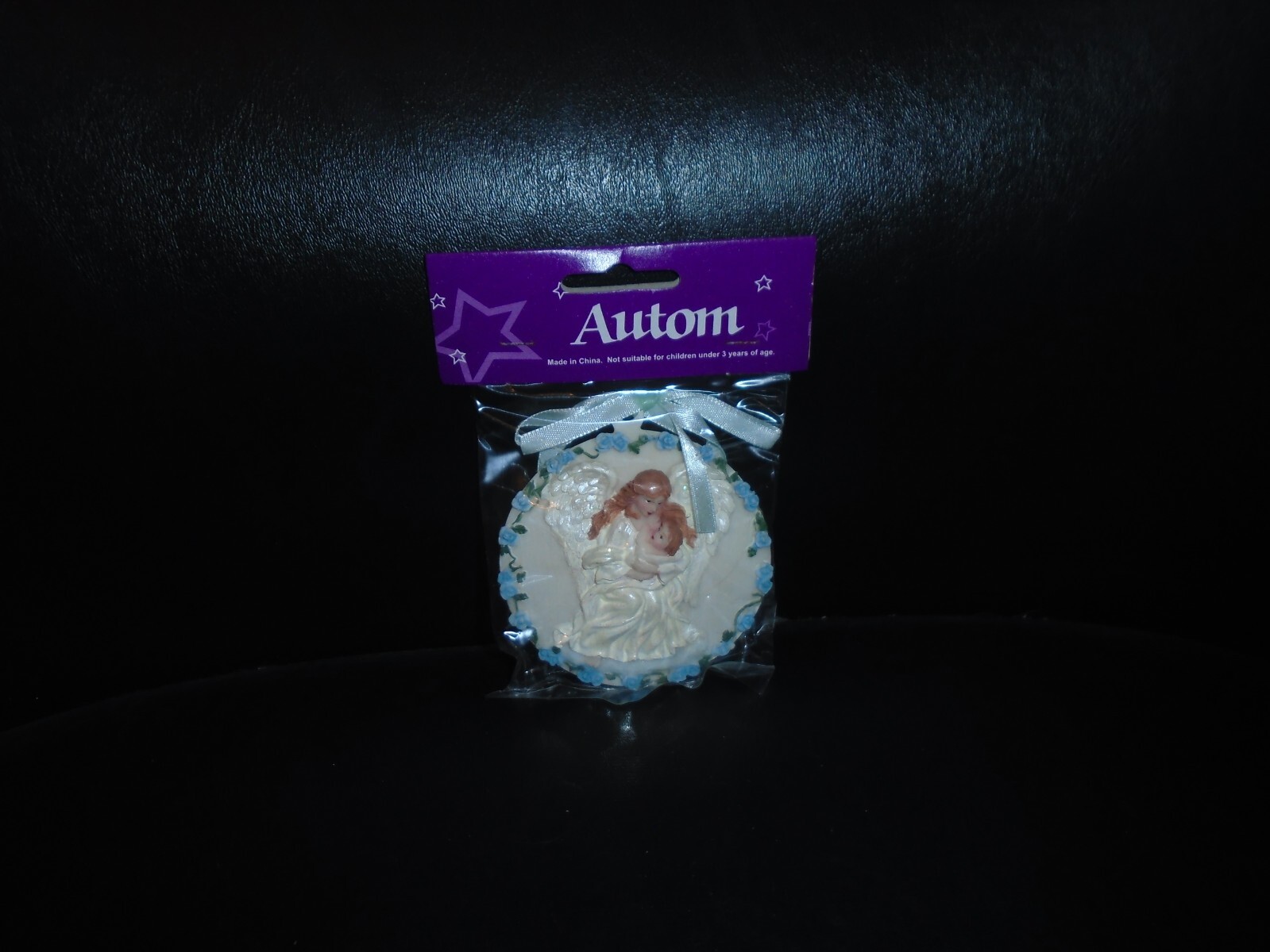 NIP AUTOM ANGEL HOLDING BABY RESIN ORNAMENT BLUE RIBBON