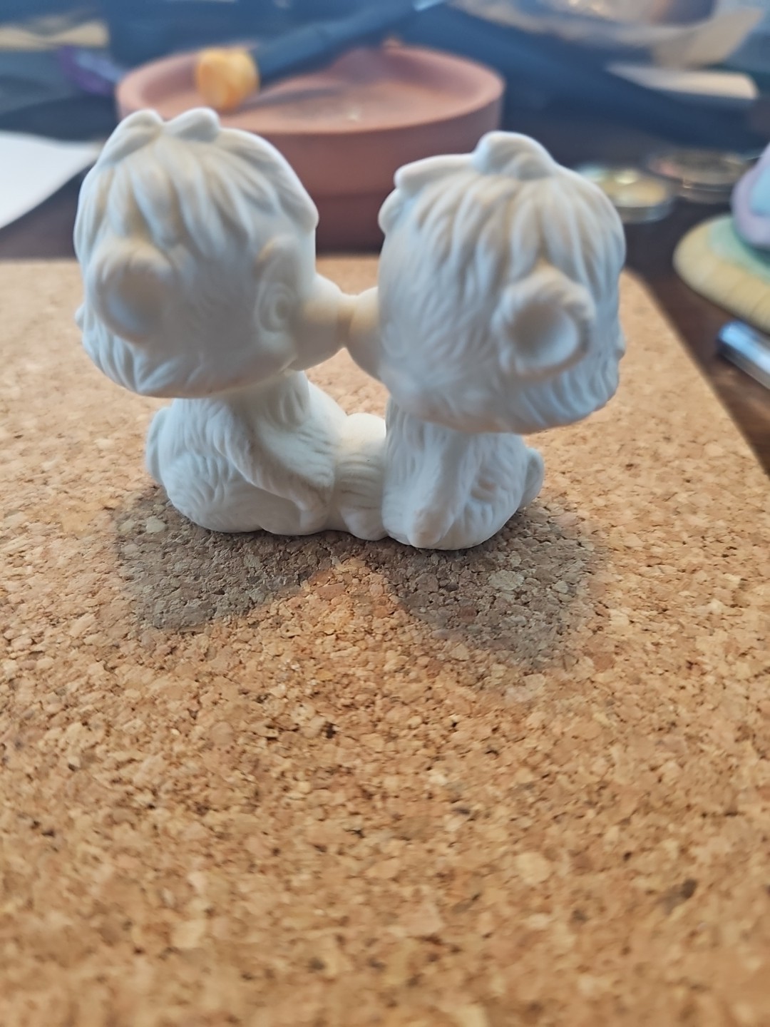 Hallmark White Kissing Bears Figurine Fine Bisque Porcelain Vintage 1975